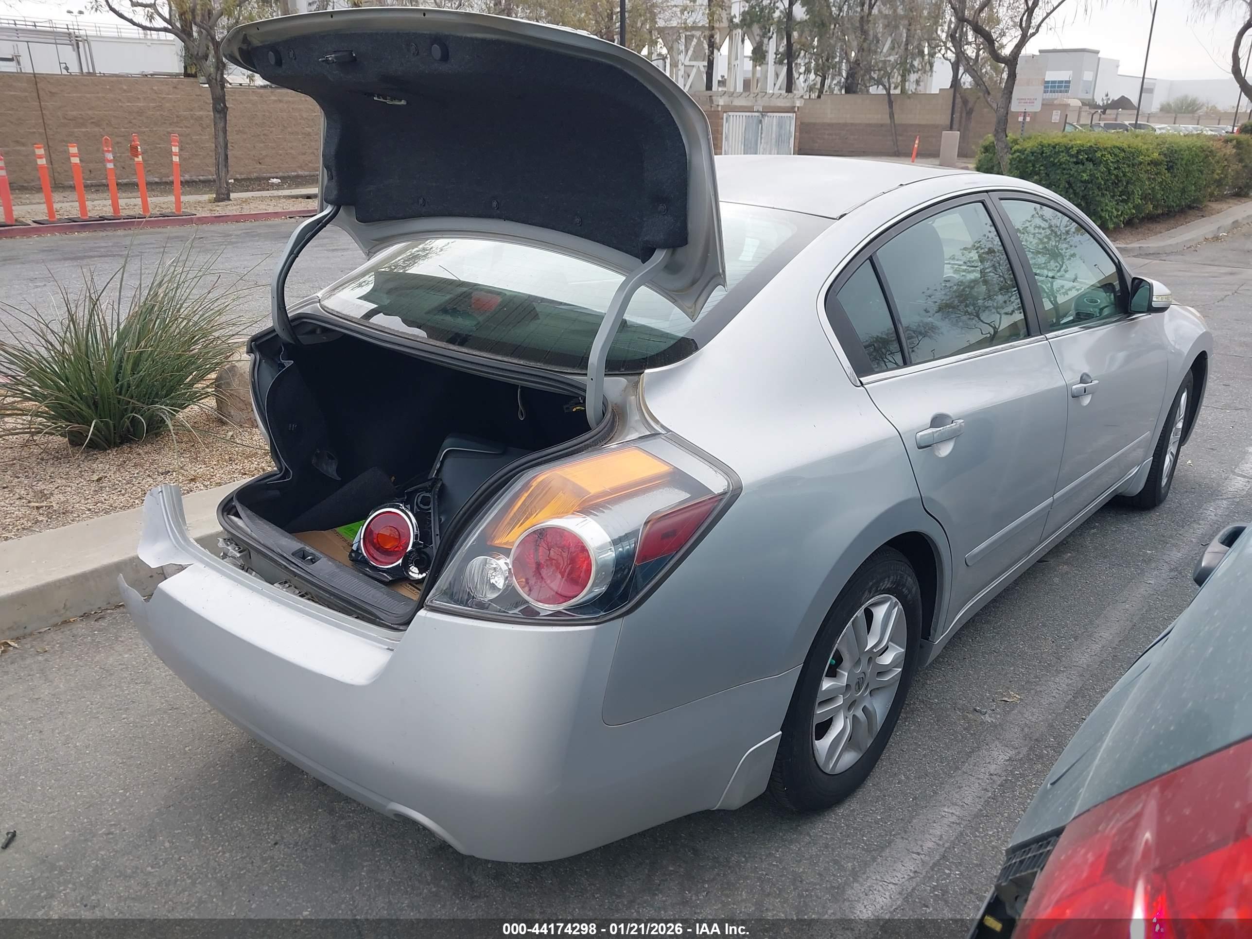 NISSAN ALTIMA image 4