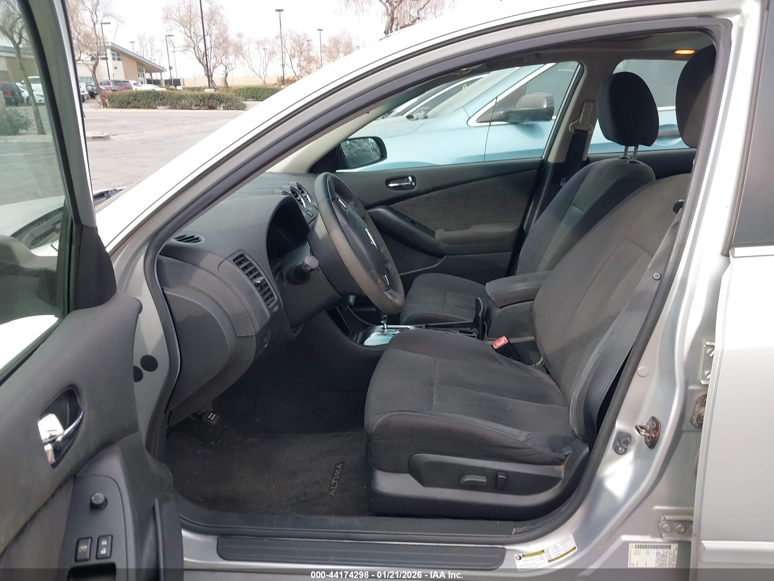 NISSAN ALTIMA image 5