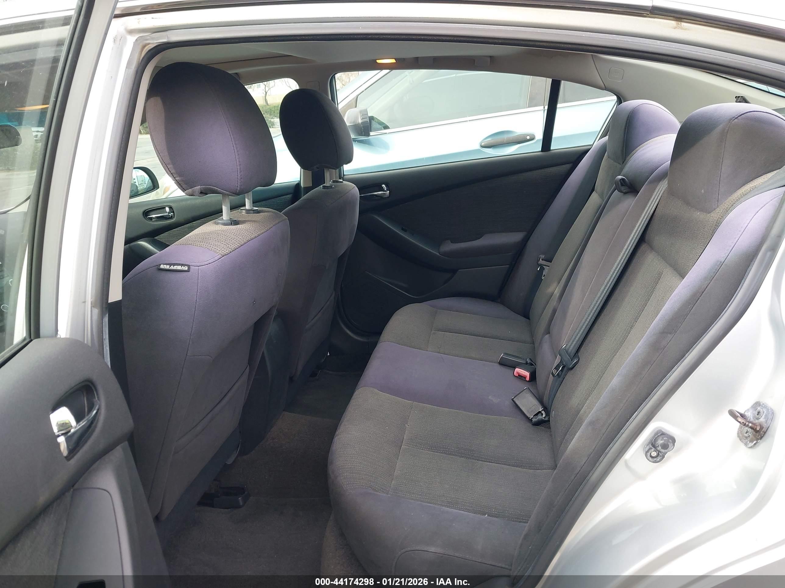 NISSAN ALTIMA image 8