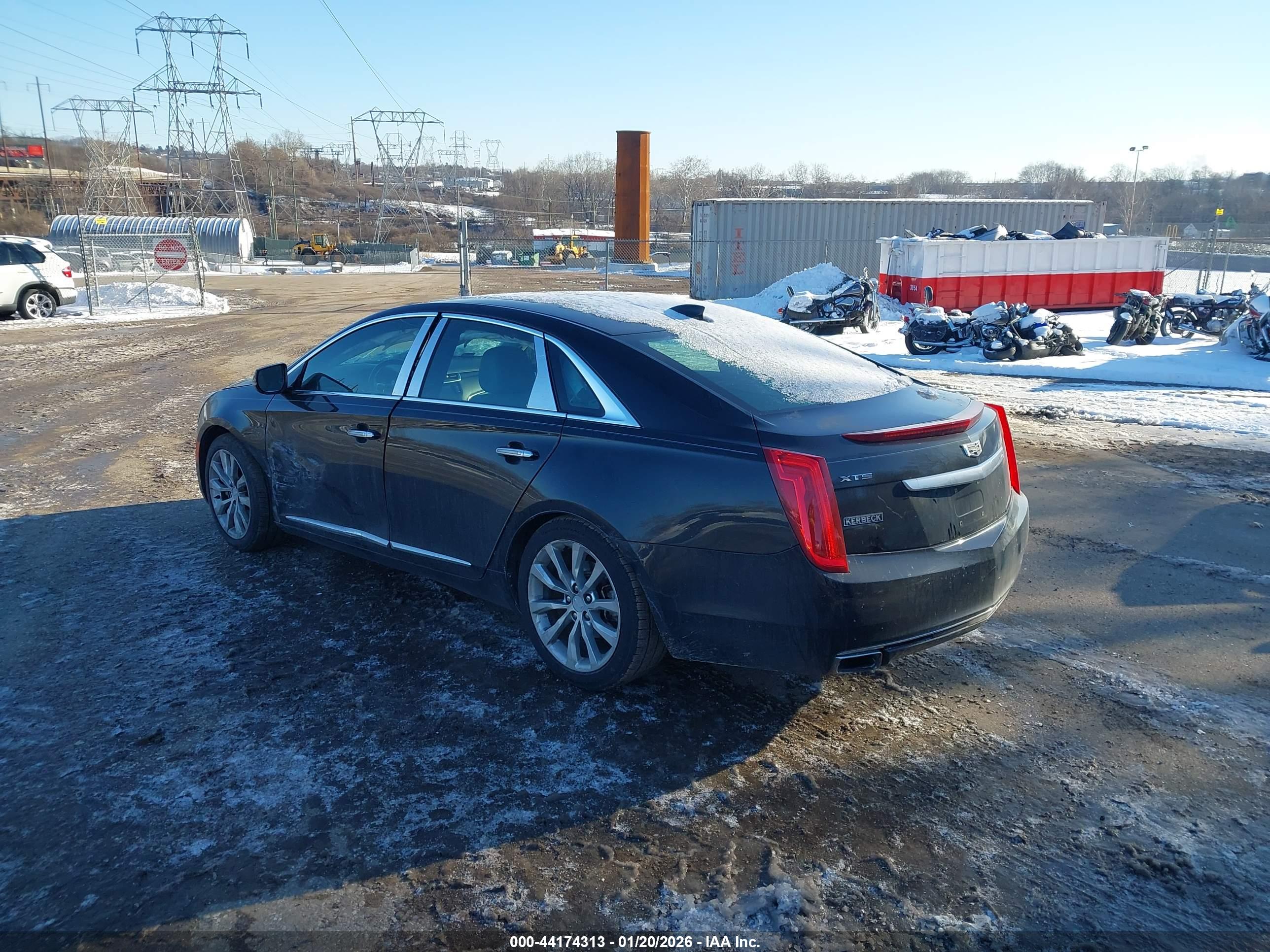 CADILLAC XTS image 3