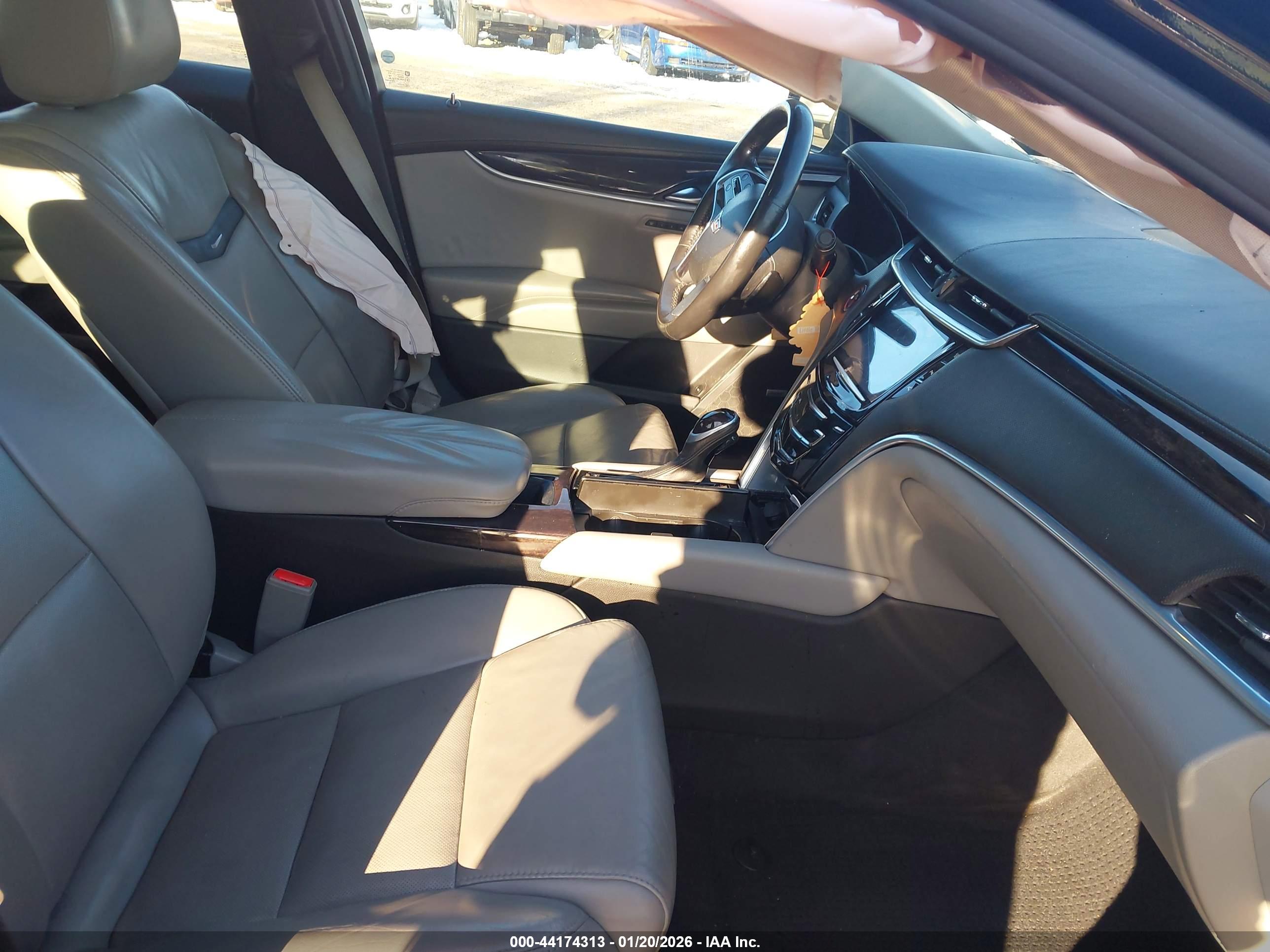 CADILLAC XTS image 5