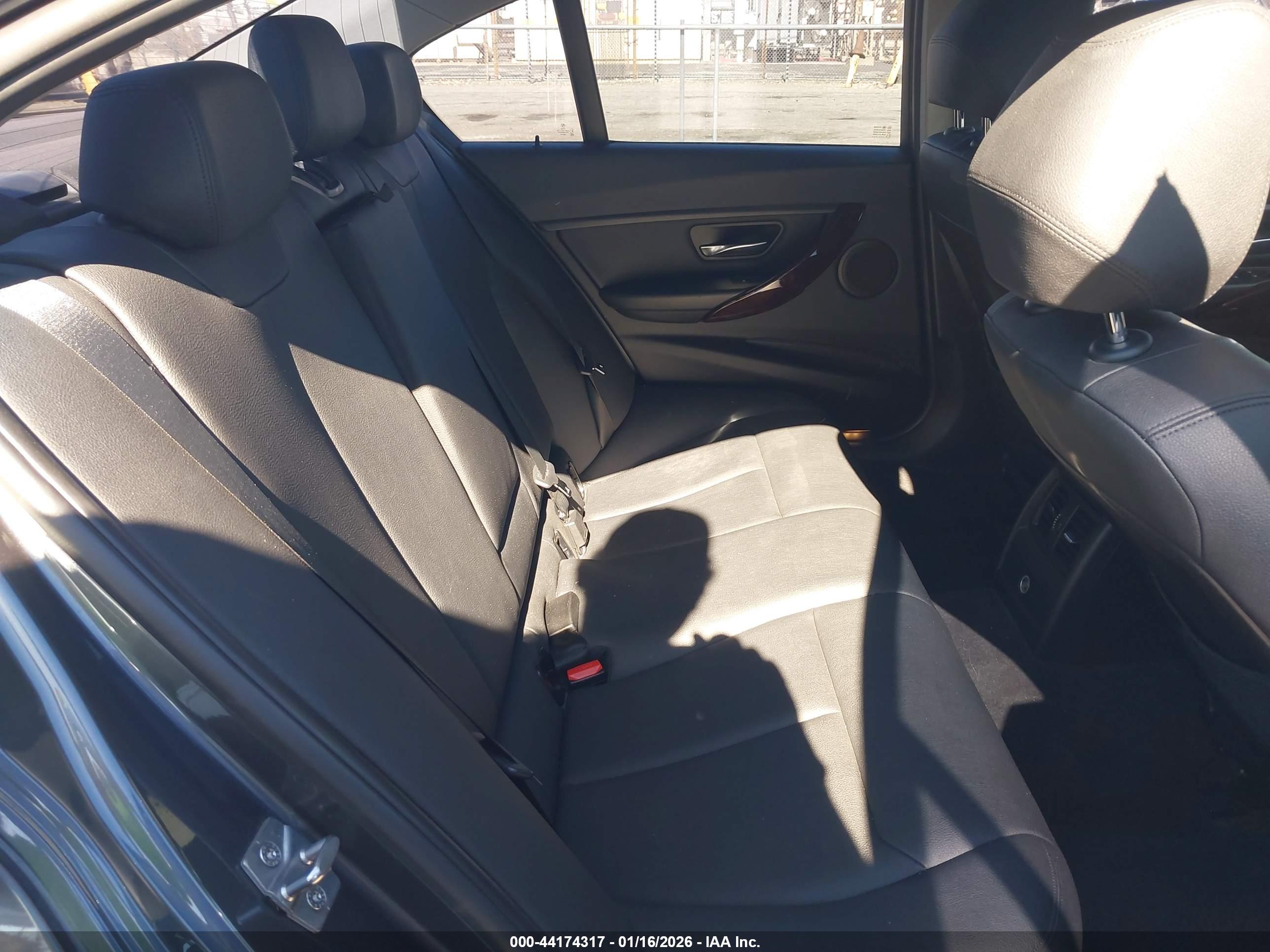 BMW 328I image 8