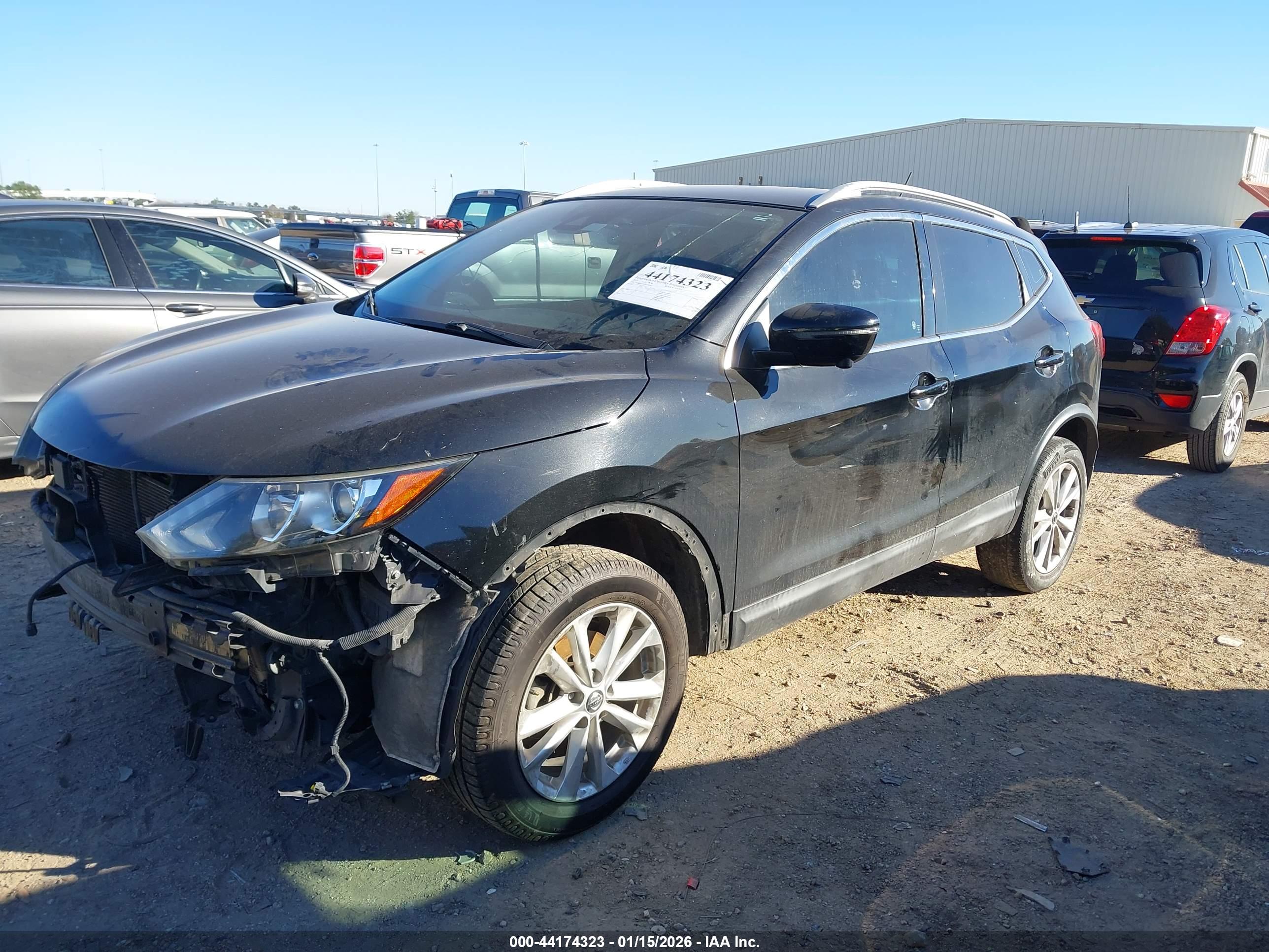 NISSAN ROGUE image 2