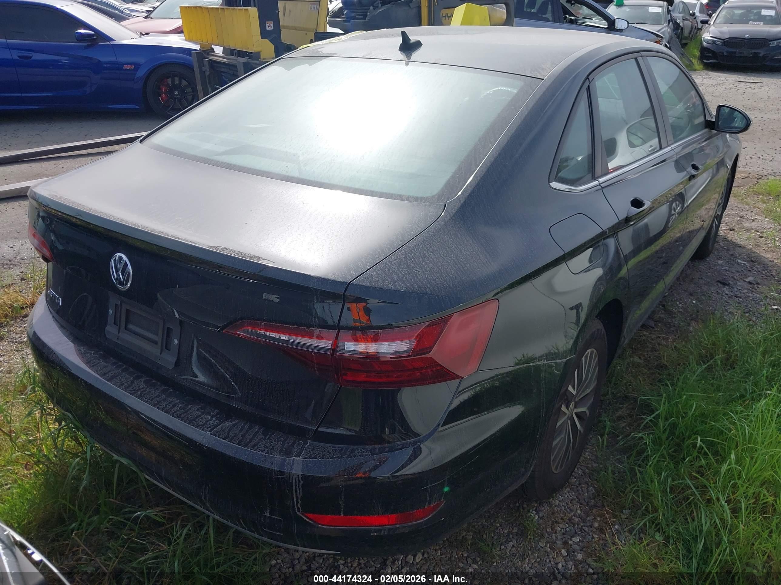 VOLKSWAGEN JETTA image 4
