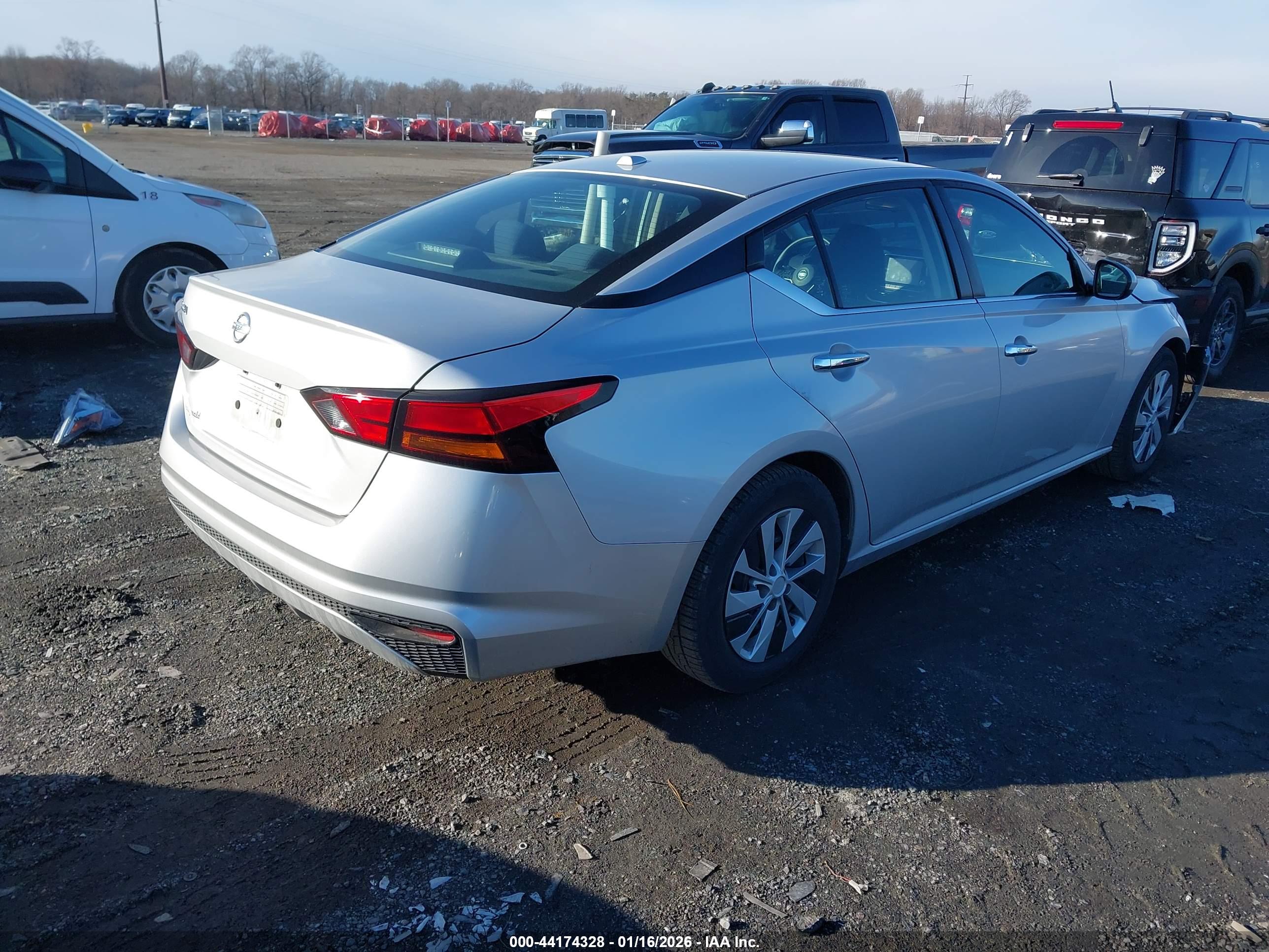 NISSAN ALTIMA image 4