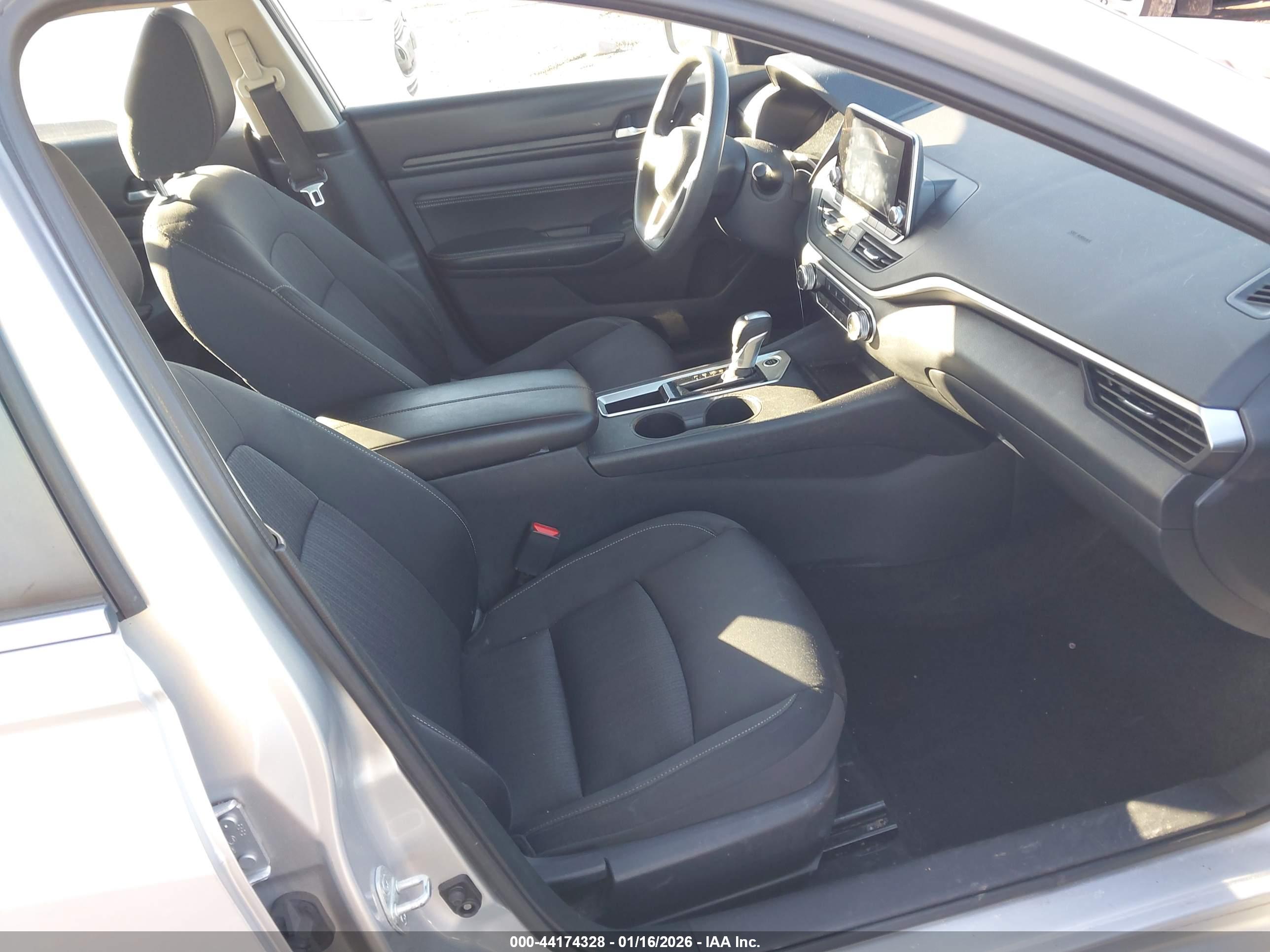 NISSAN ALTIMA image 5