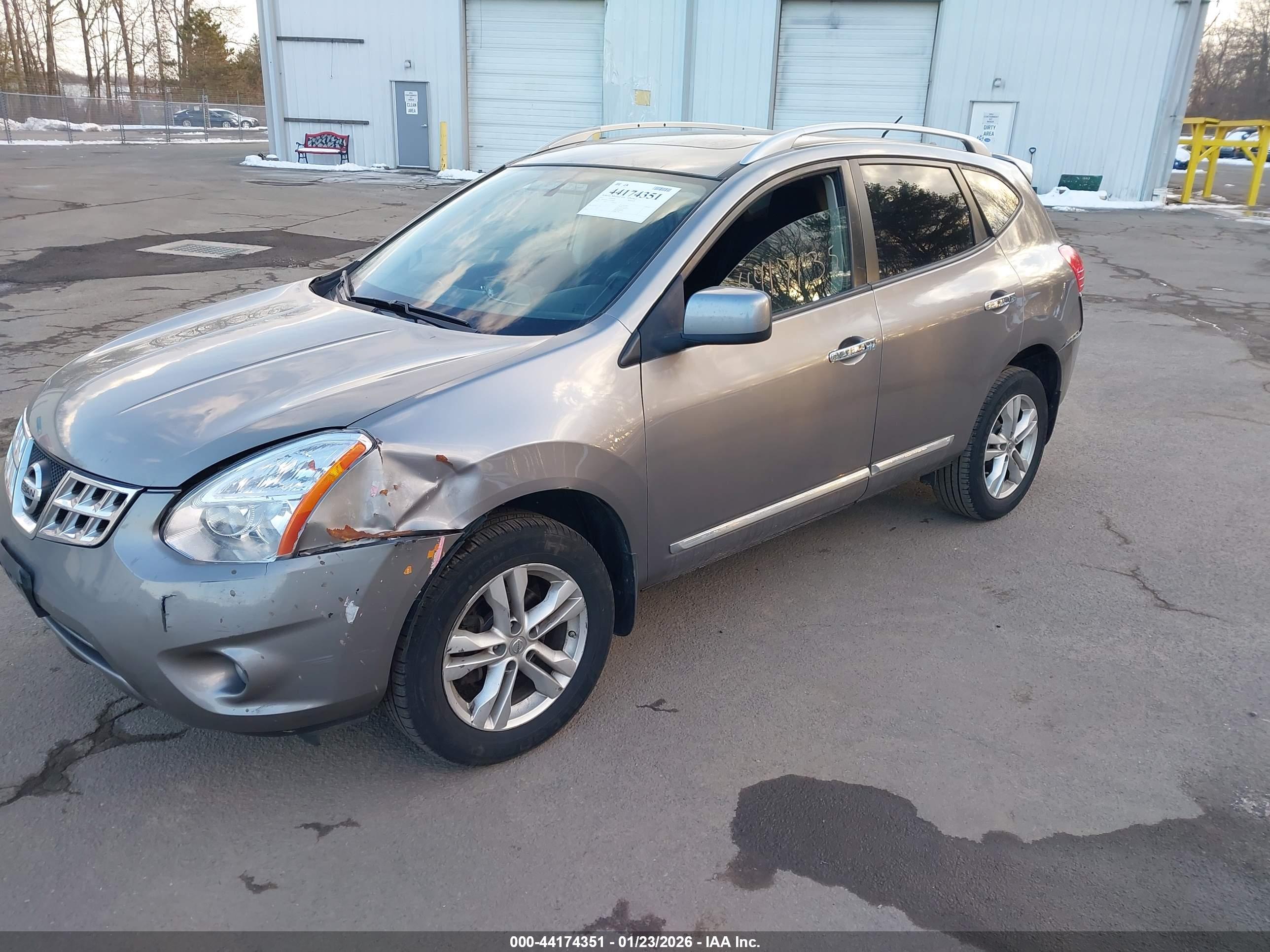 NISSAN ROGUE image 2