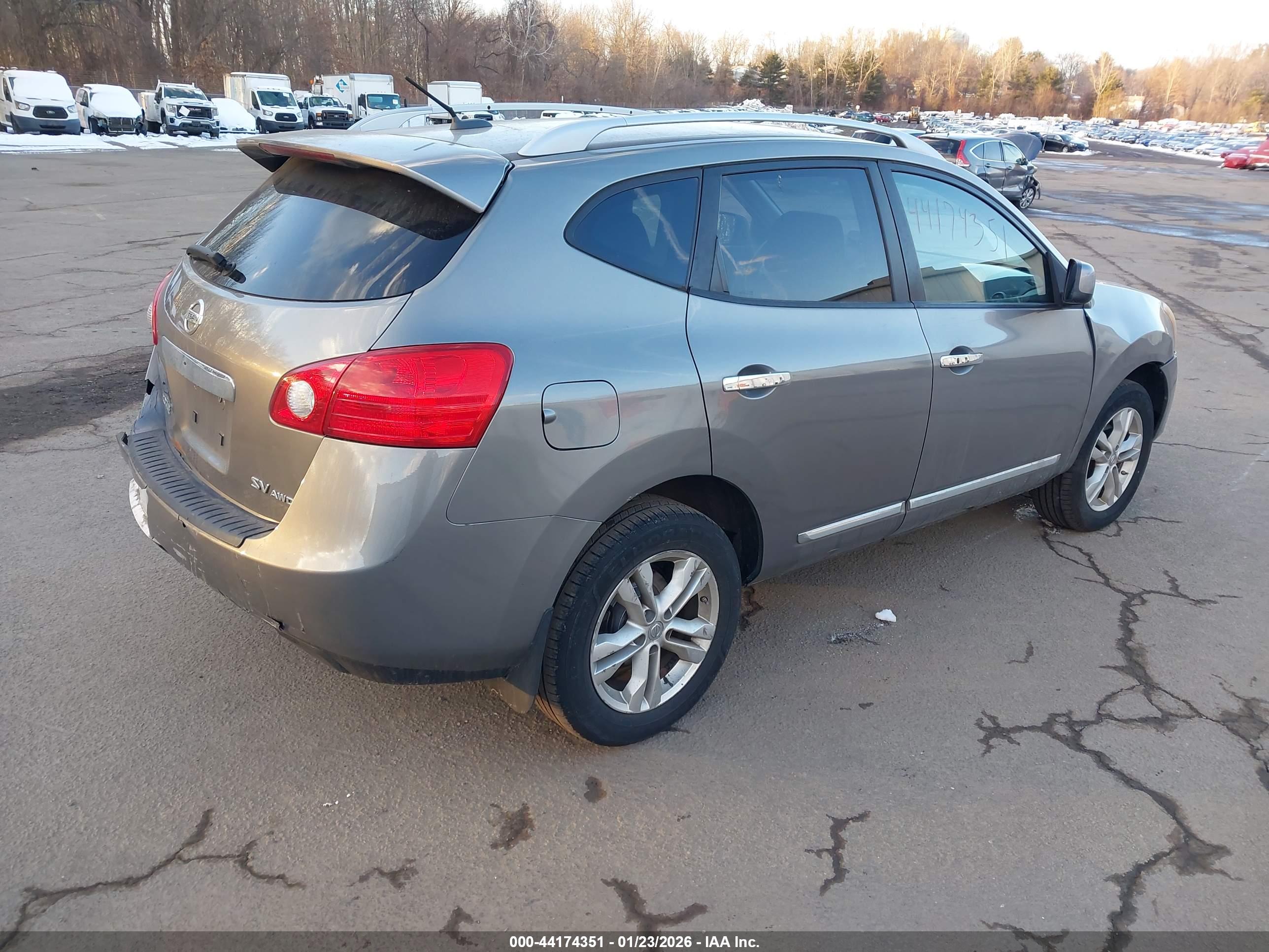 NISSAN ROGUE image 4