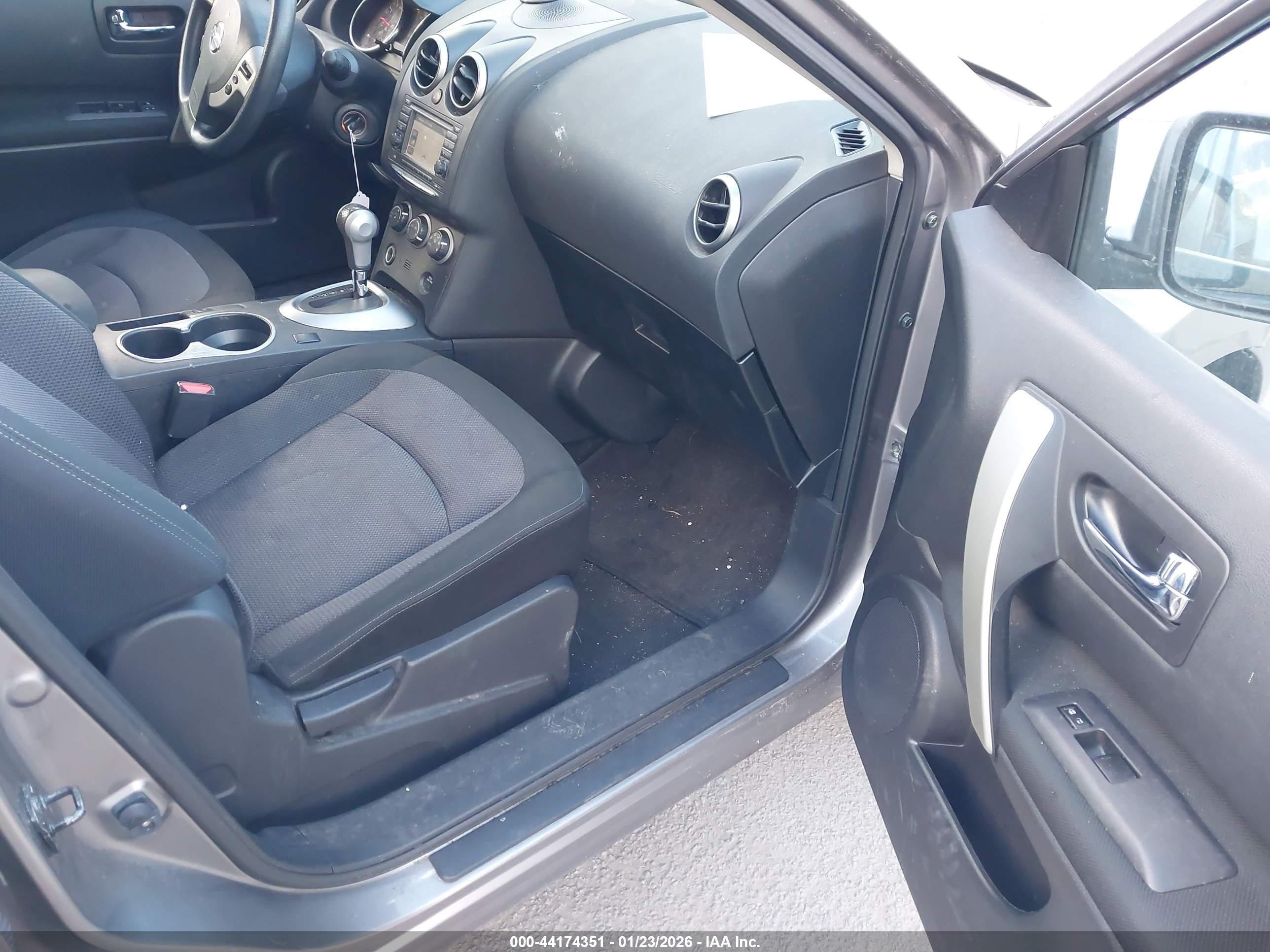 NISSAN ROGUE image 5