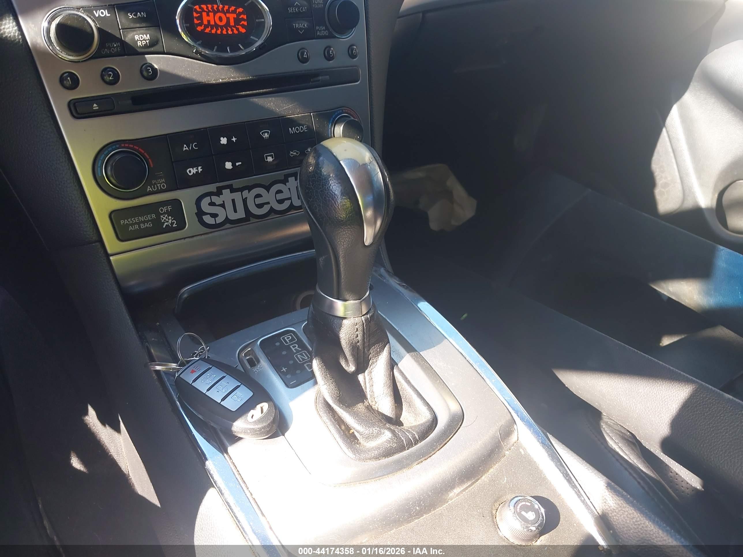 INFINITI G37 image 11