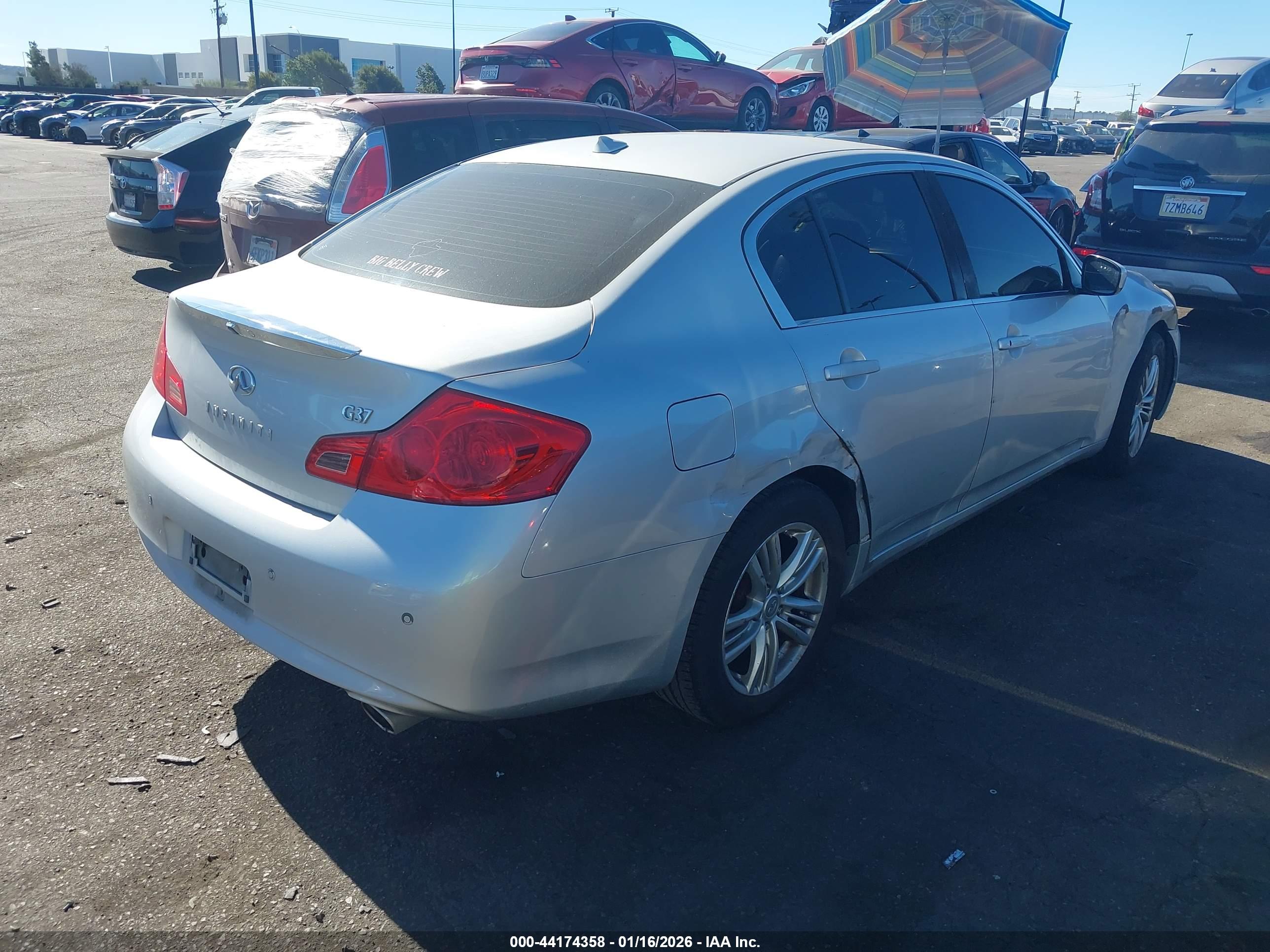 INFINITI G37 image 4