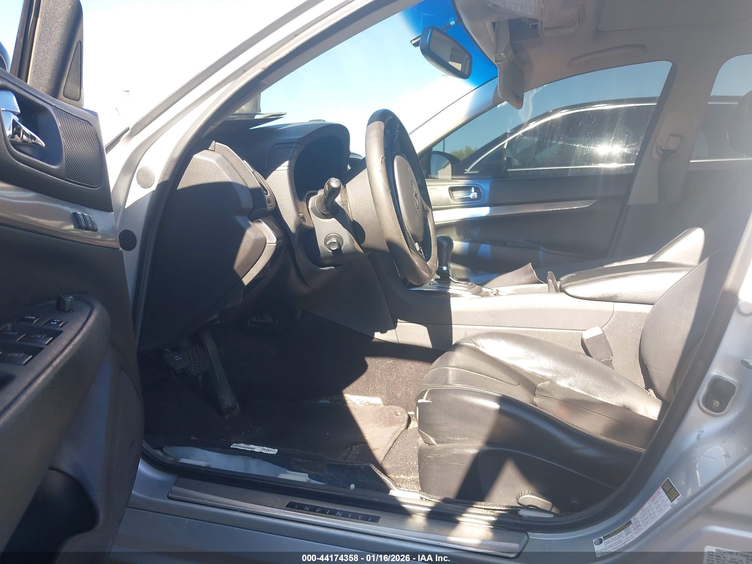 INFINITI G37 image 5