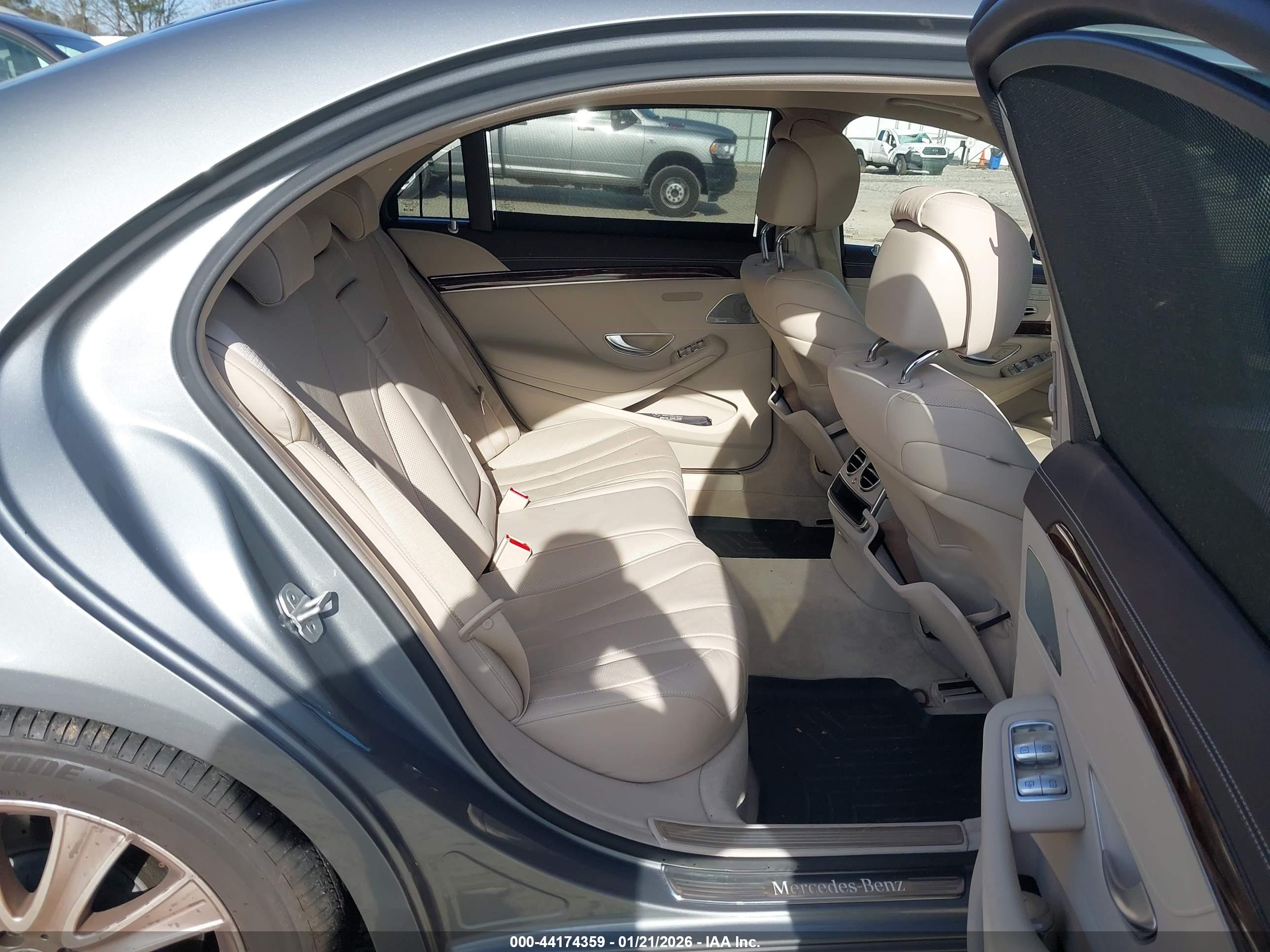 MERCEDES-BENZ S image 8