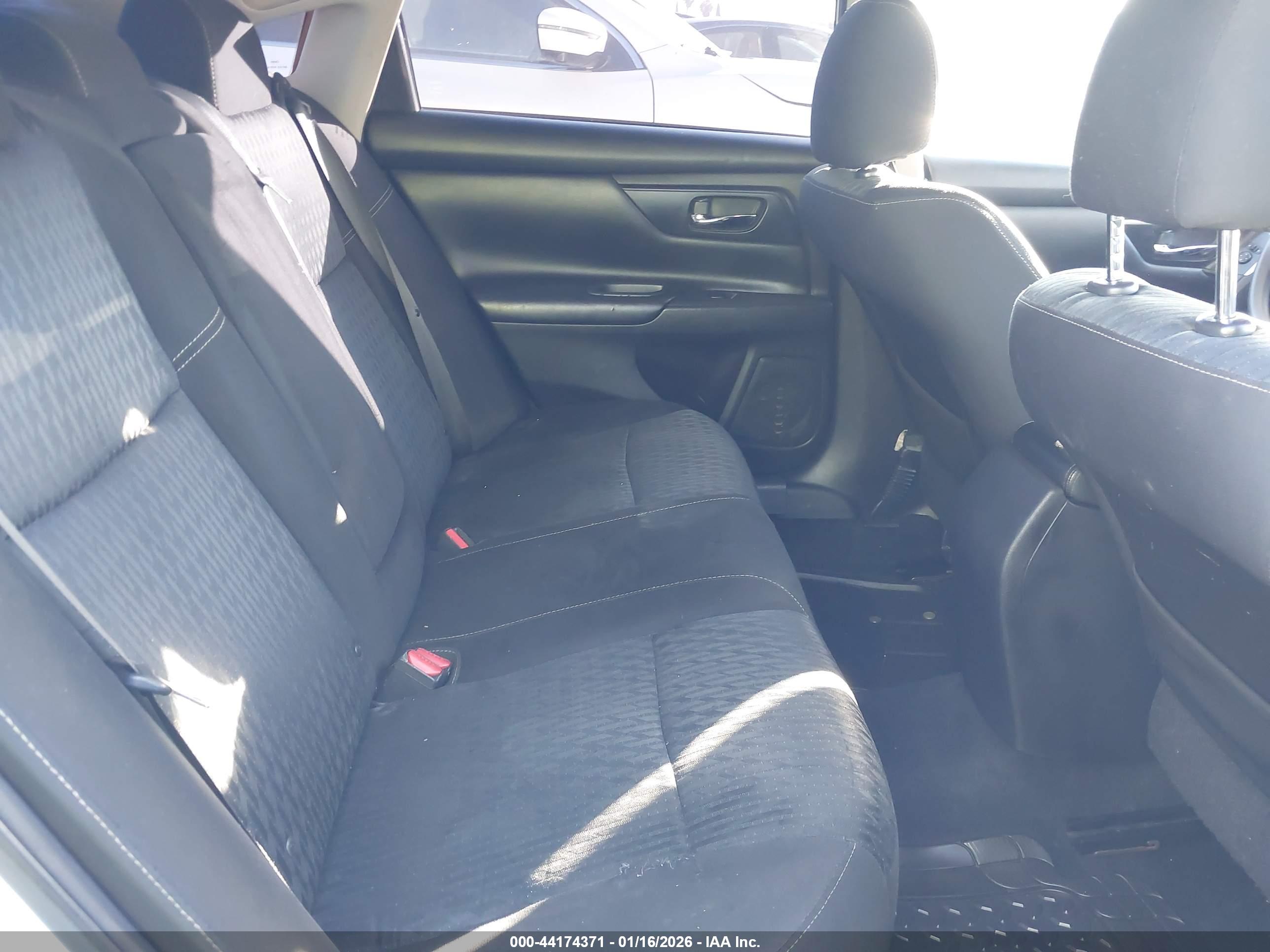 NISSAN ALTIMA image 8