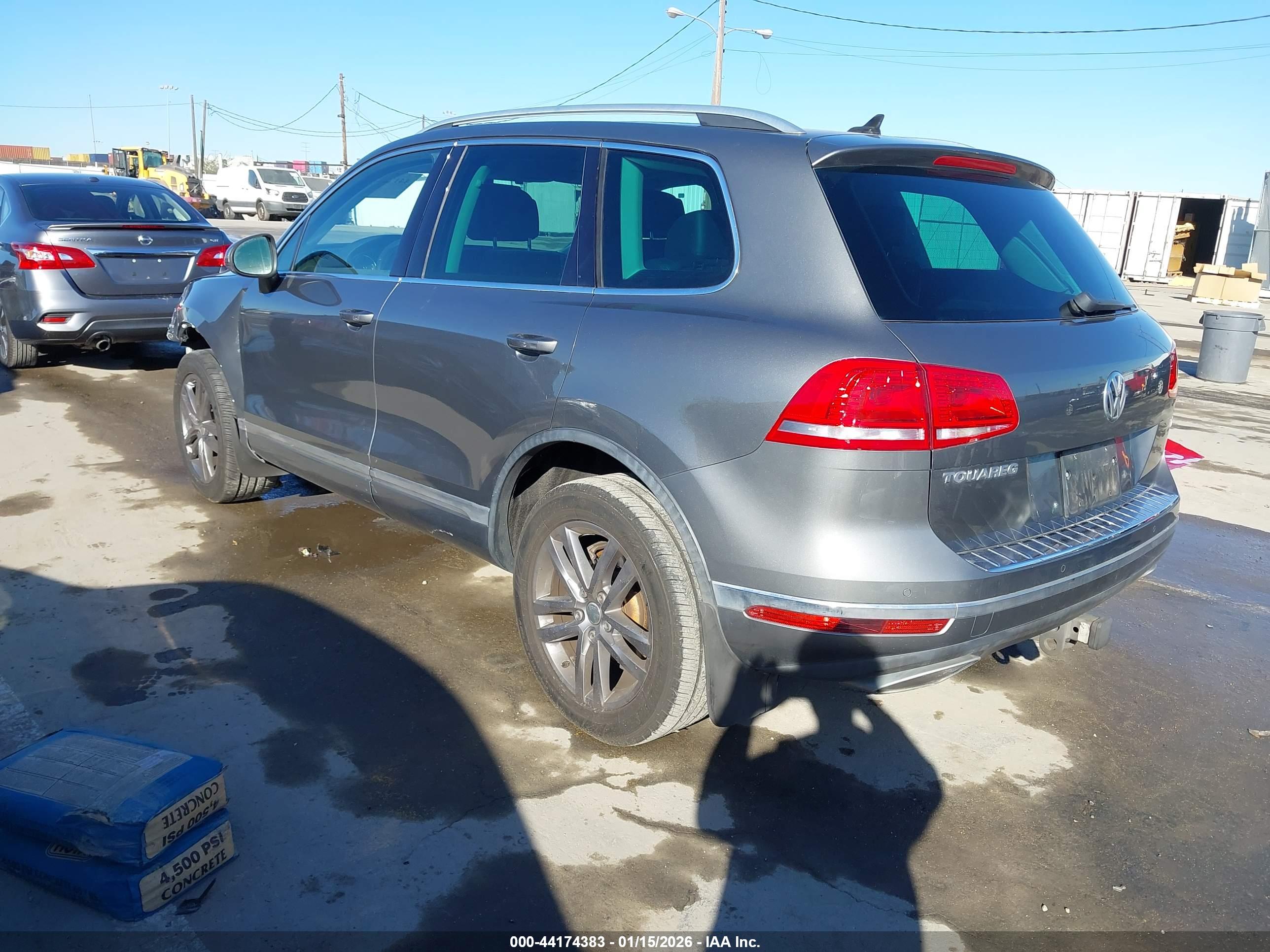 VOLKSWAGEN TOUAREG image 3