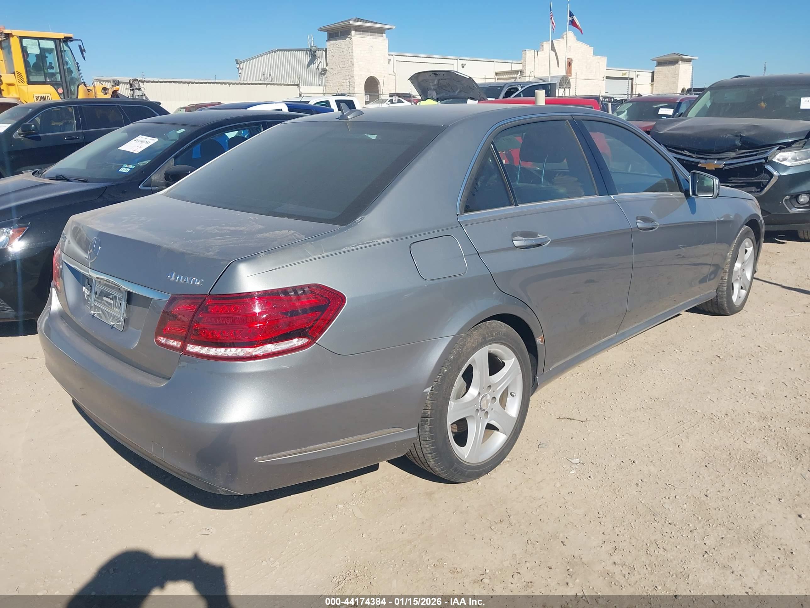 MERCEDES-BENZ E image 4