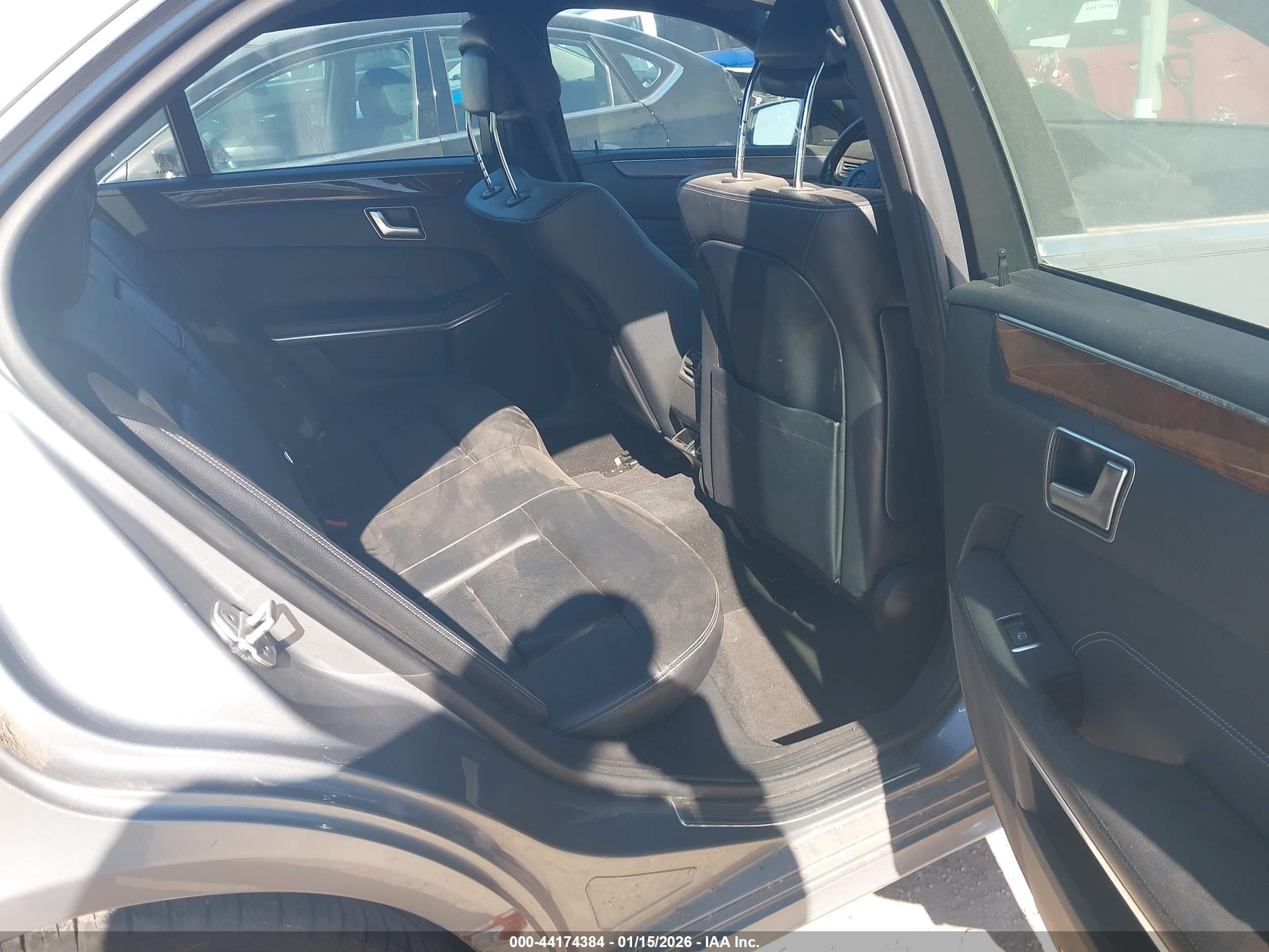 MERCEDES-BENZ E image 8