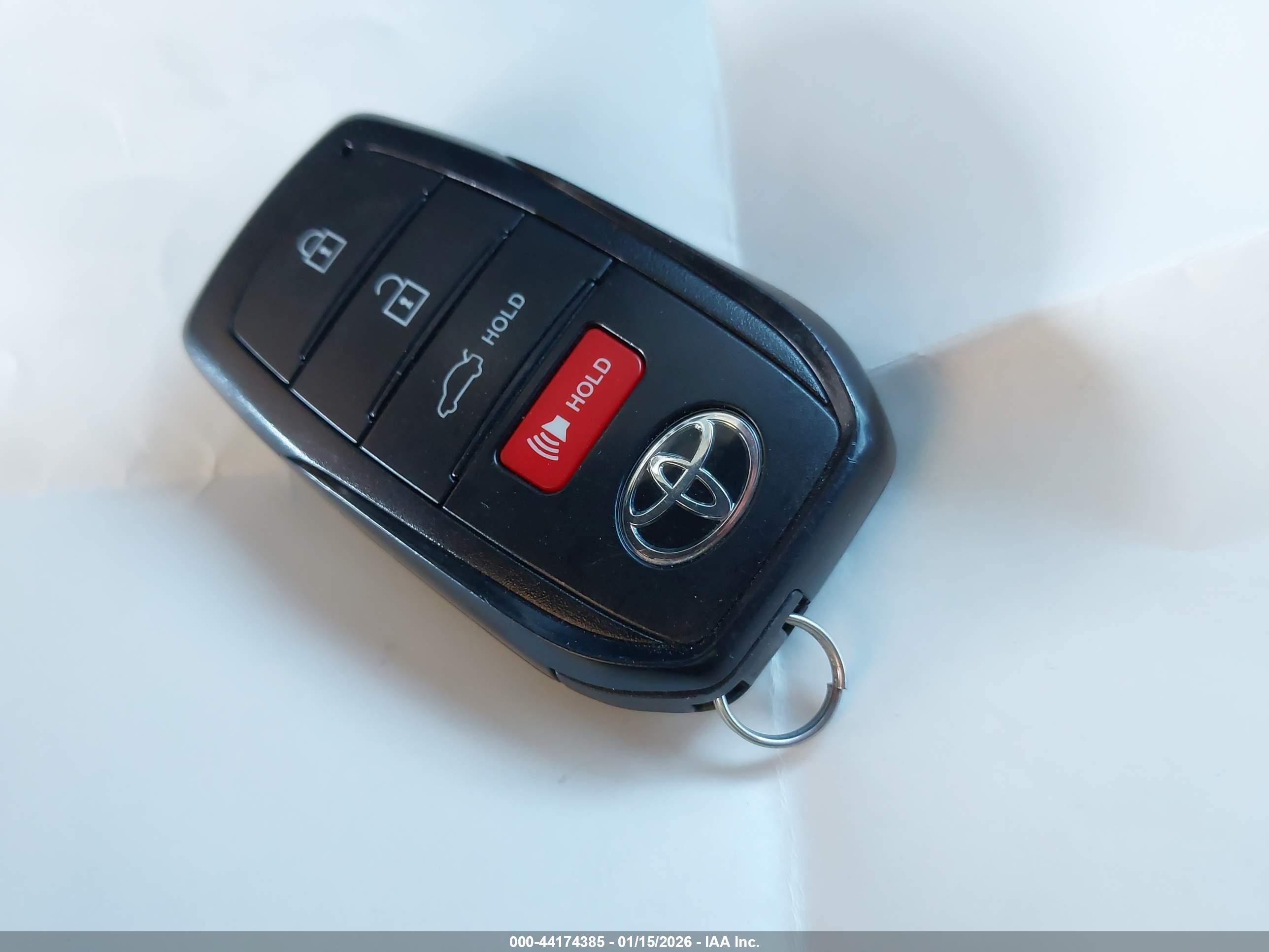 TOYOTA CAMRY image 11