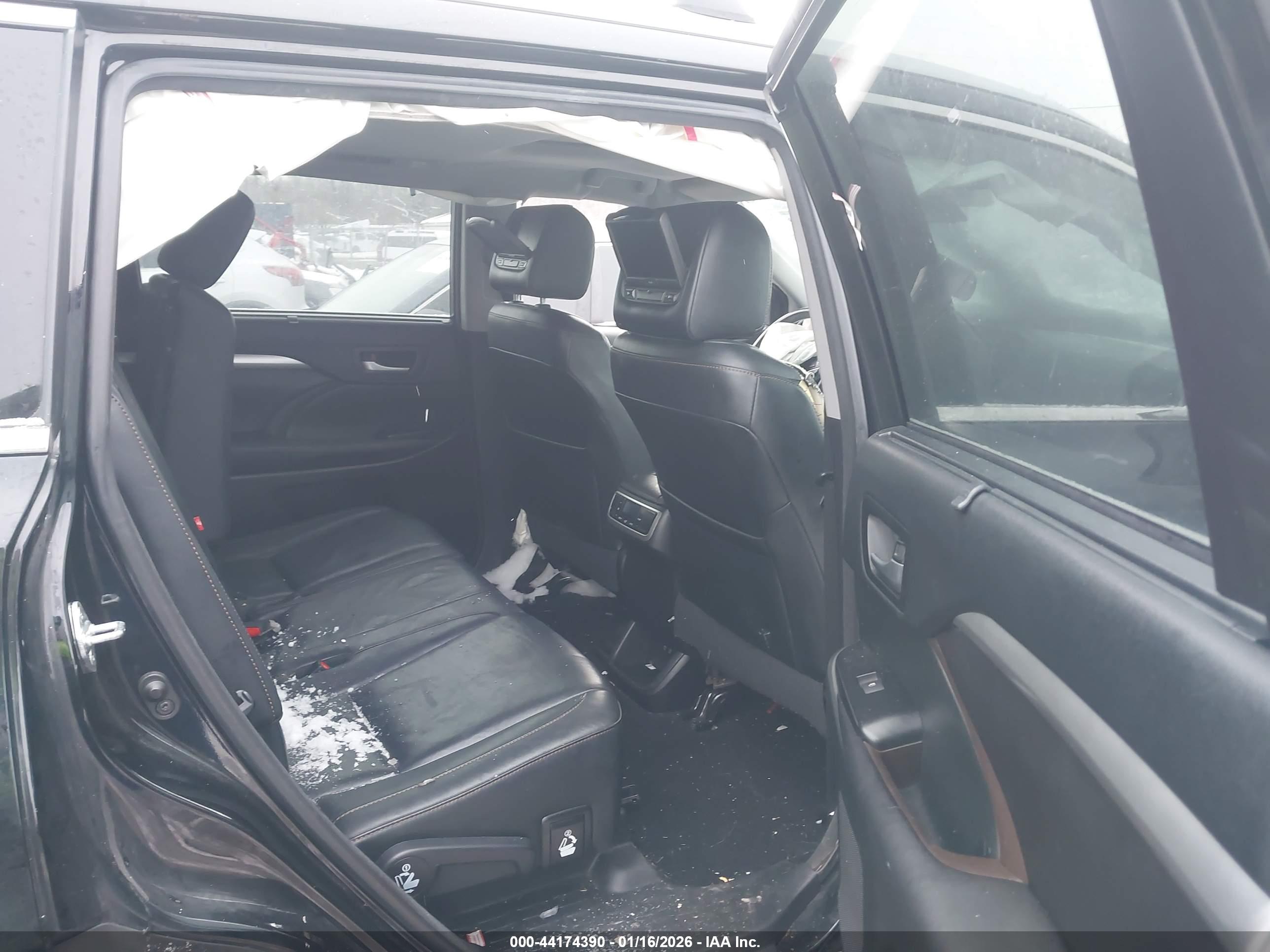 TOYOTA HIGHLANDER image 8