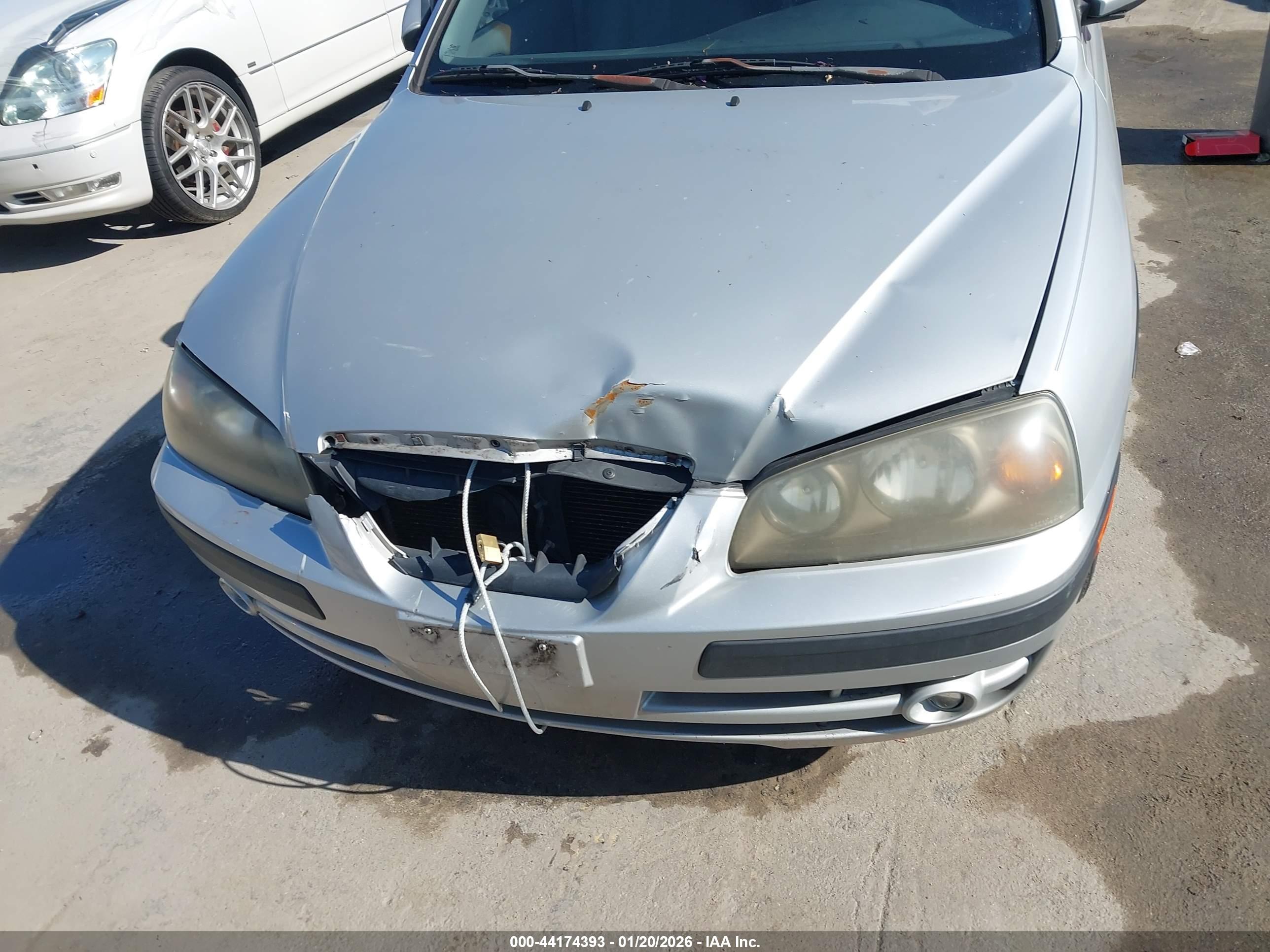 HYUNDAI ELANTRA image 6