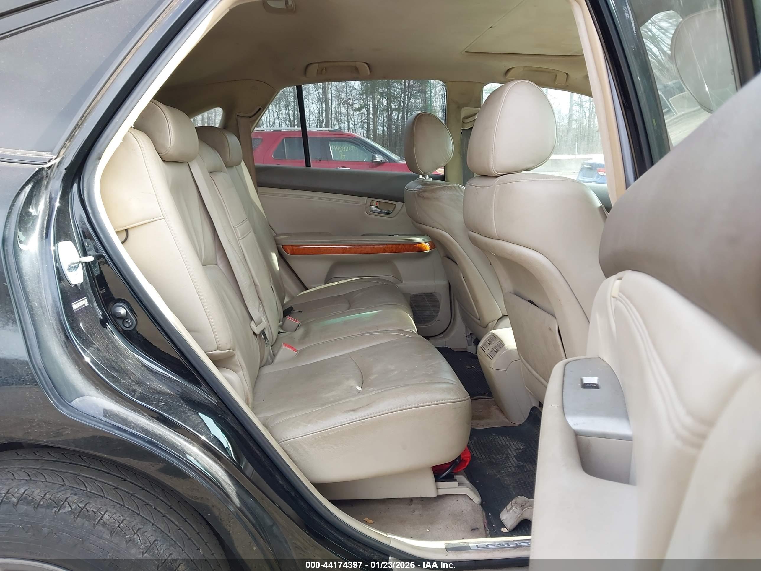 LEXUS RX image 8