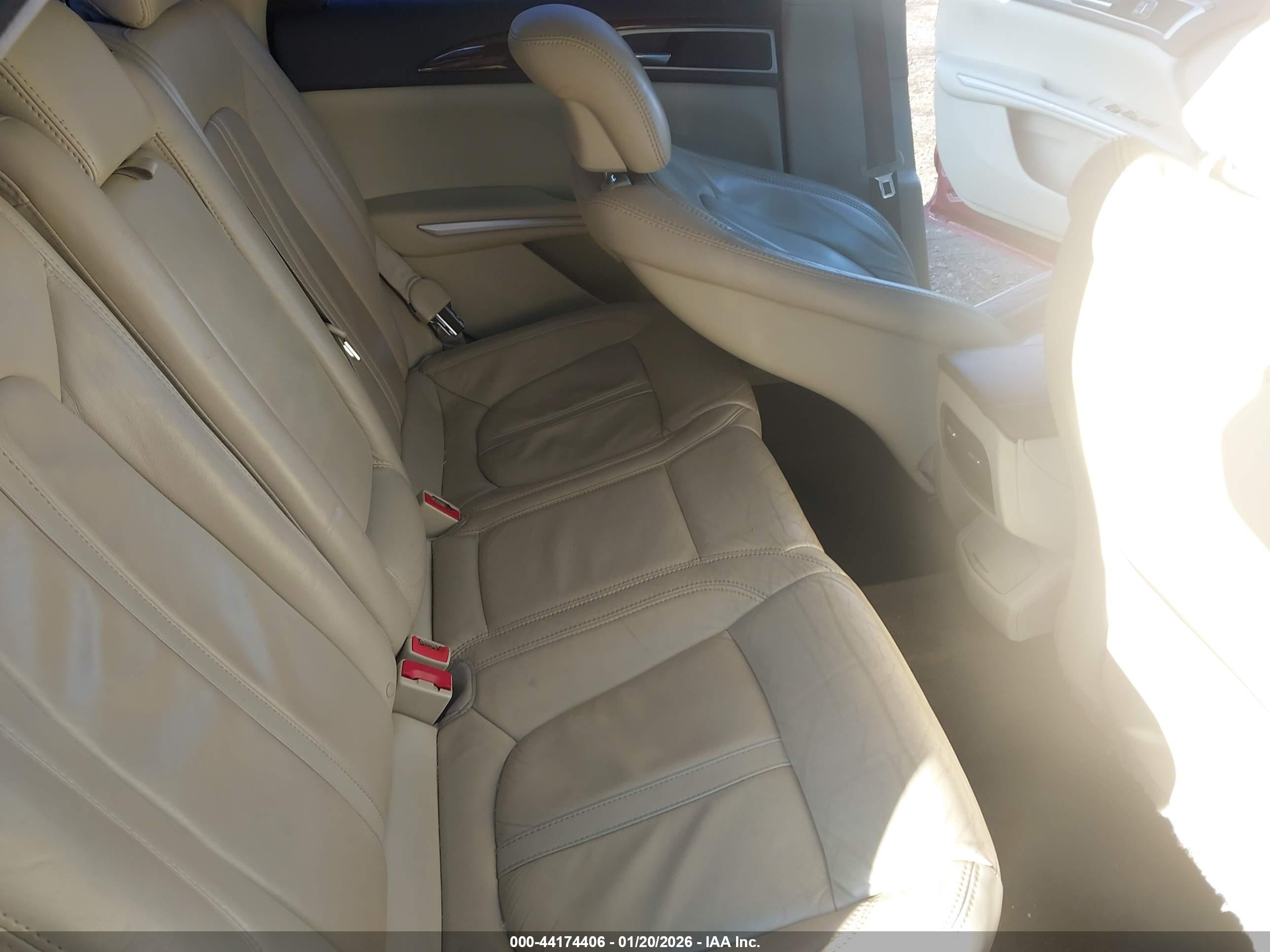 LINCOLN MKZ image 8