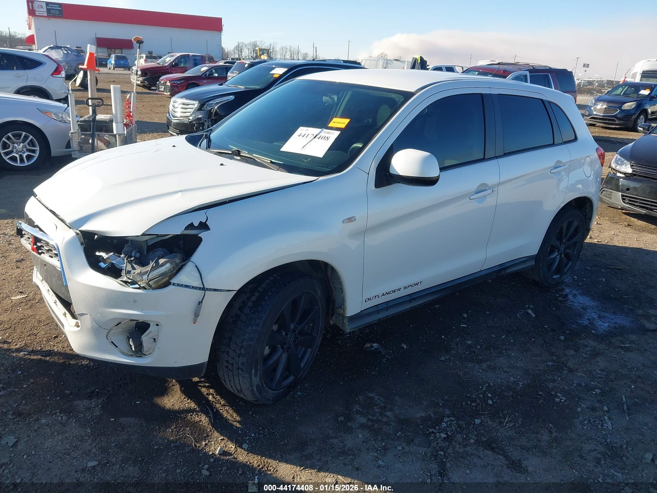 MITSUBISHI OUTLANDER image 2