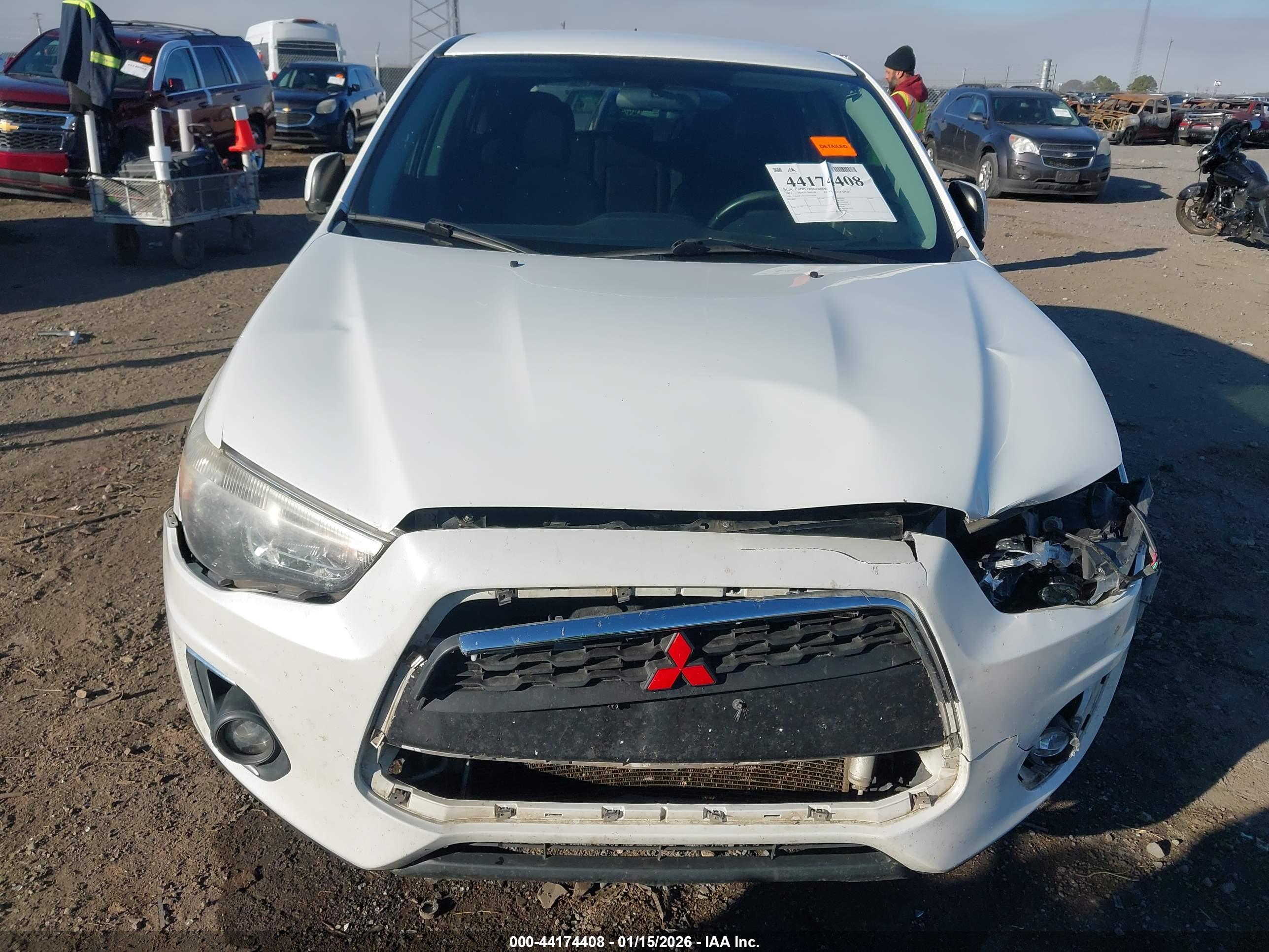 MITSUBISHI OUTLANDER image 6