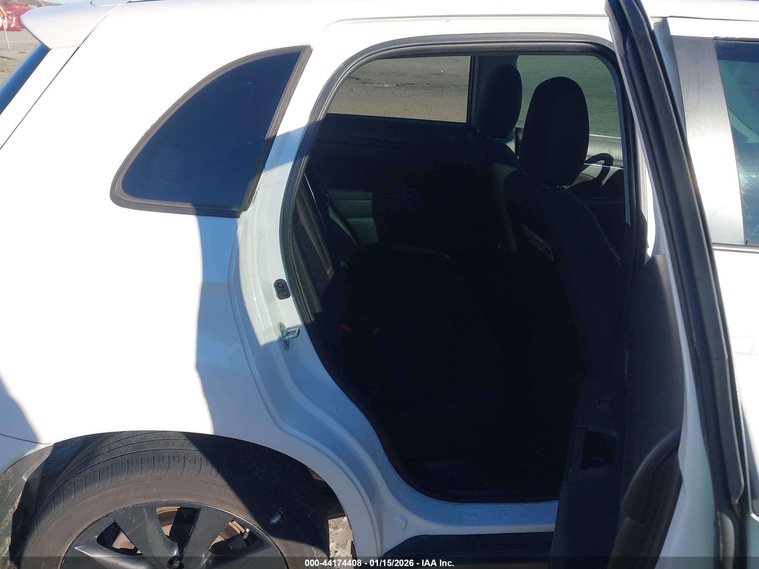 MITSUBISHI OUTLANDER image 8