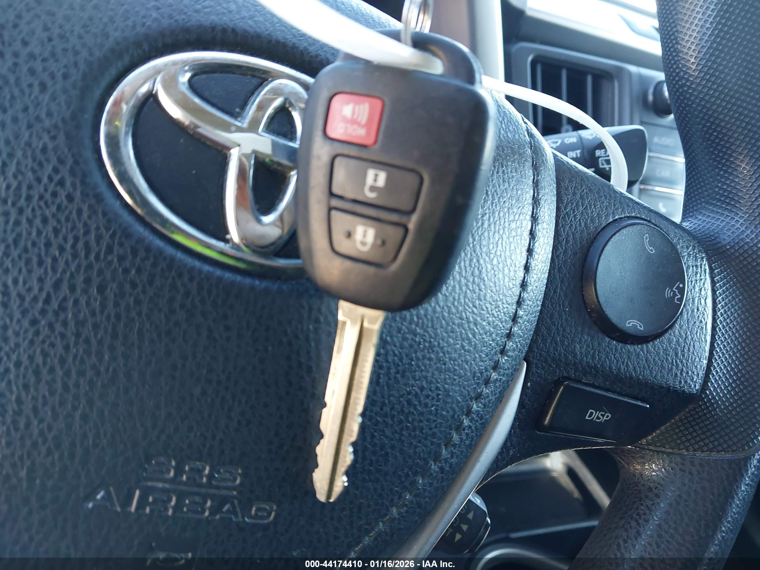 TOYOTA RAV4 image 11
