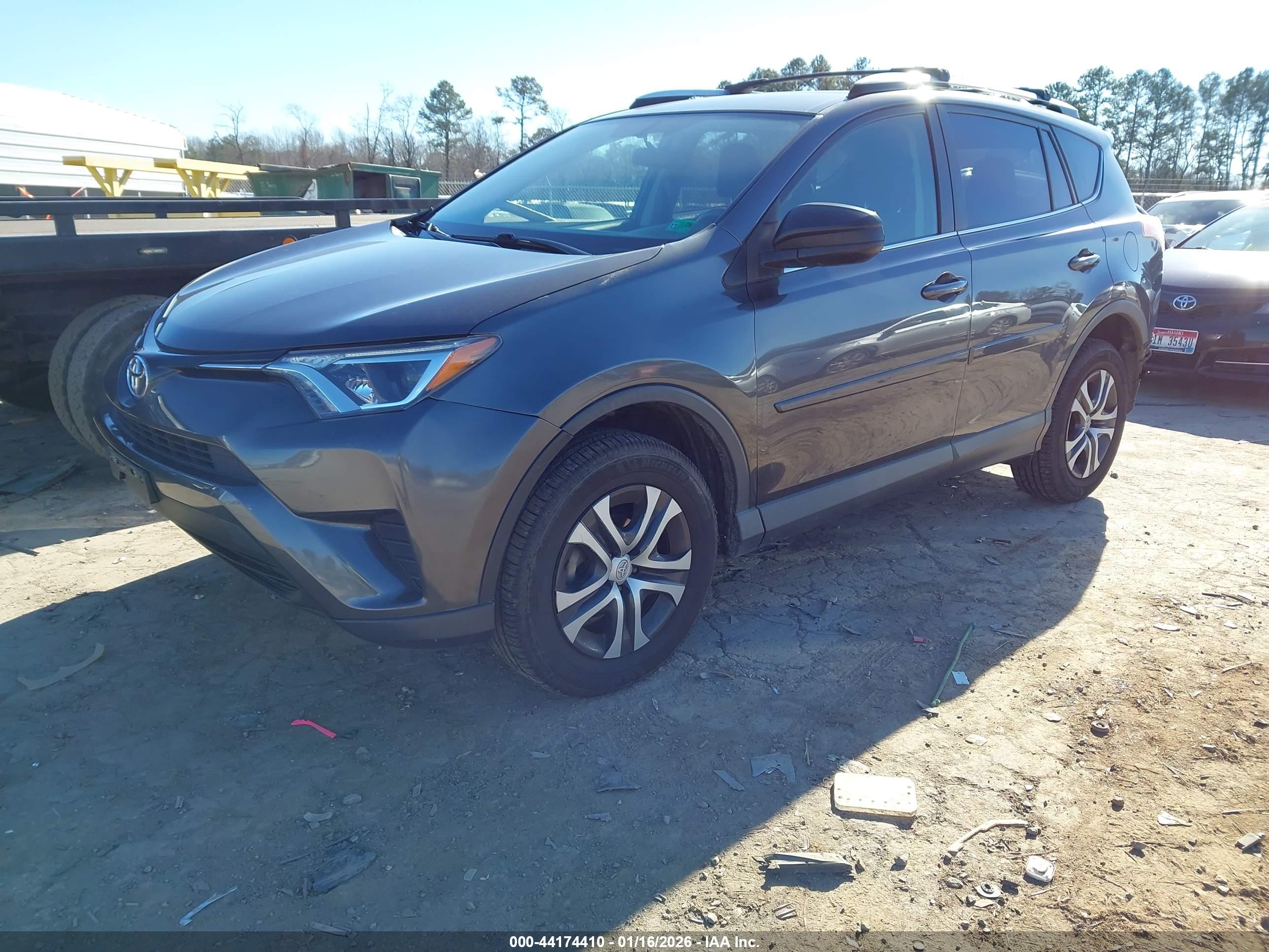 TOYOTA RAV4 image 2