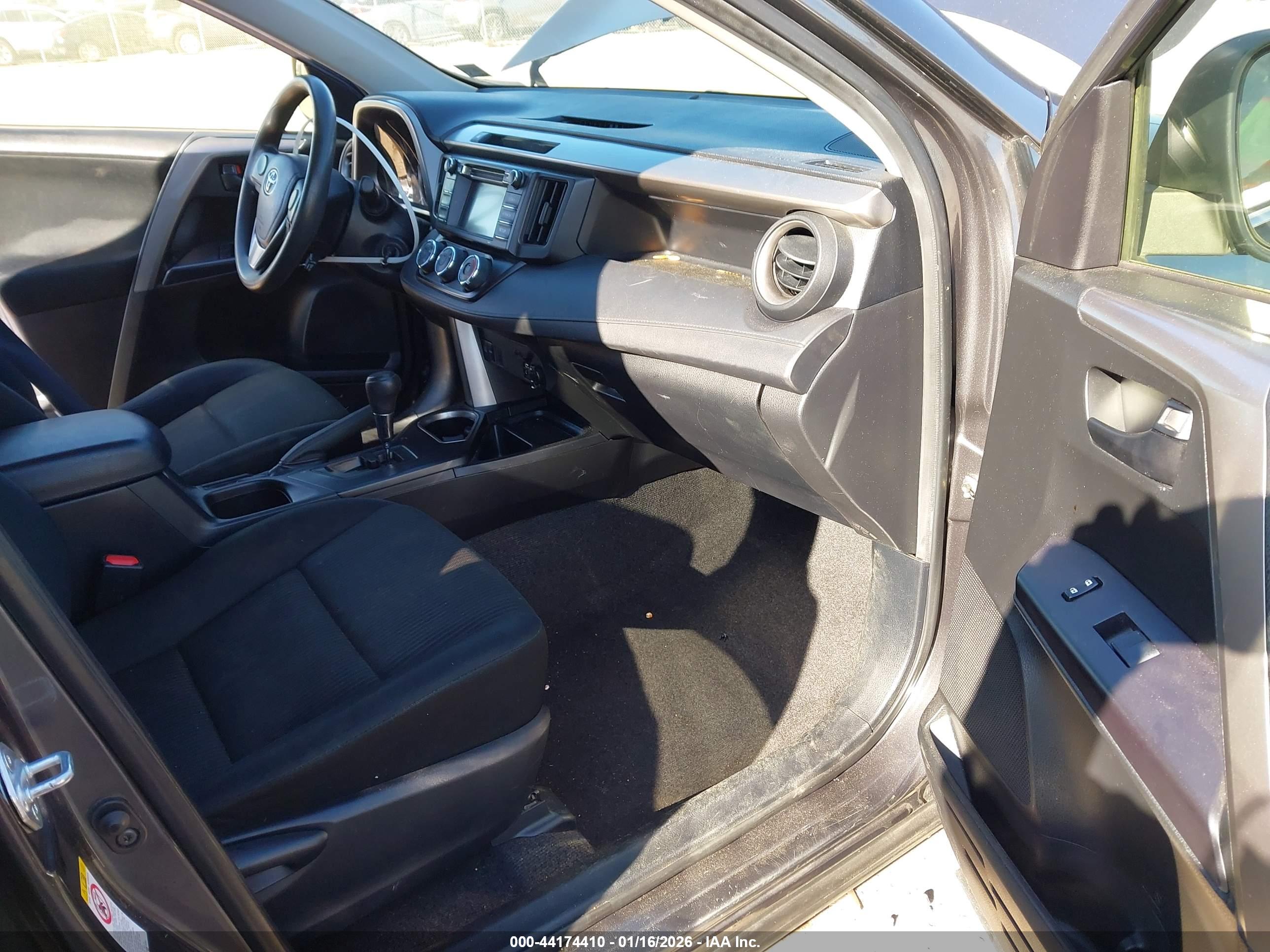 TOYOTA RAV4 image 5