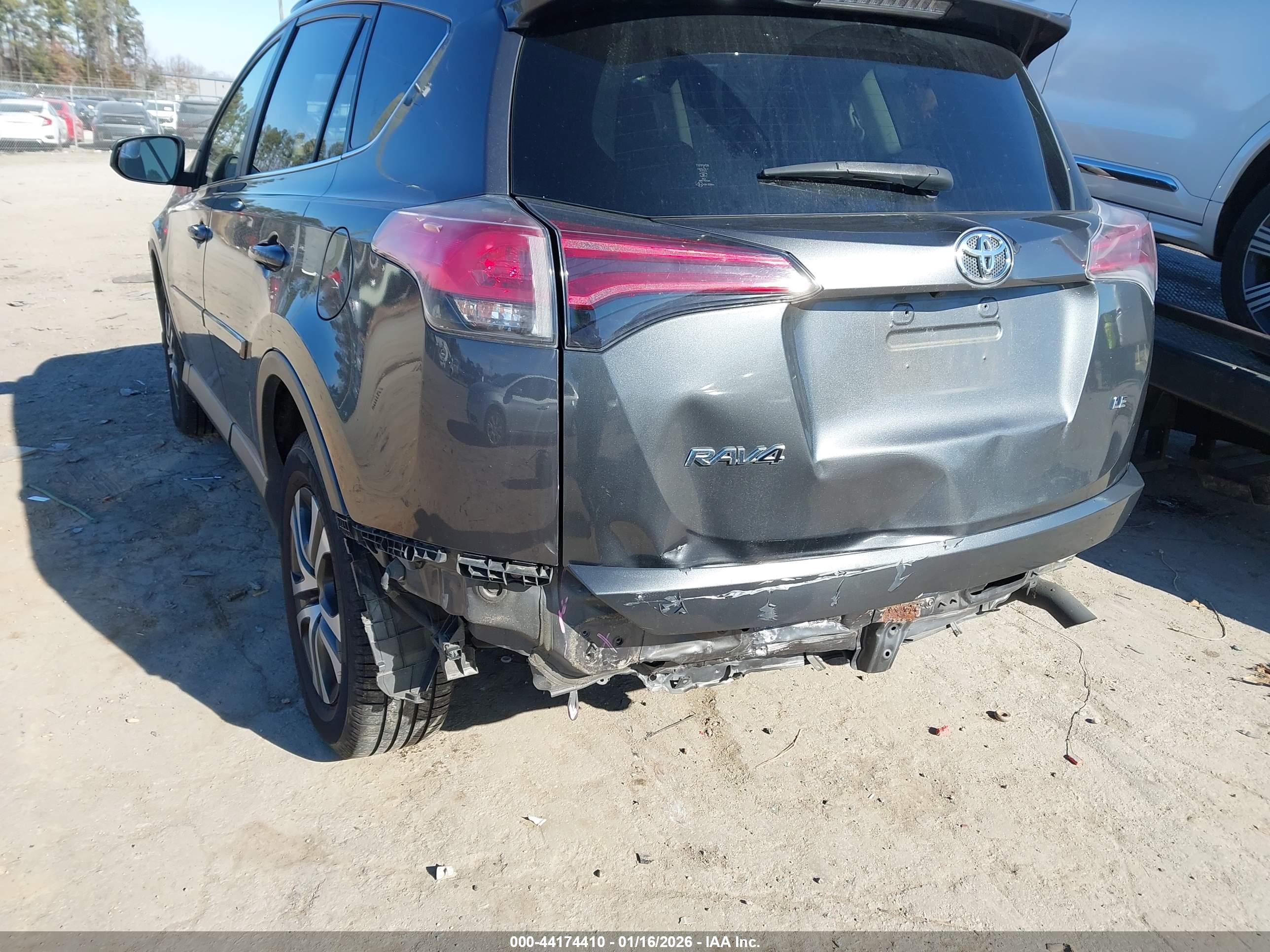 TOYOTA RAV4 image 6