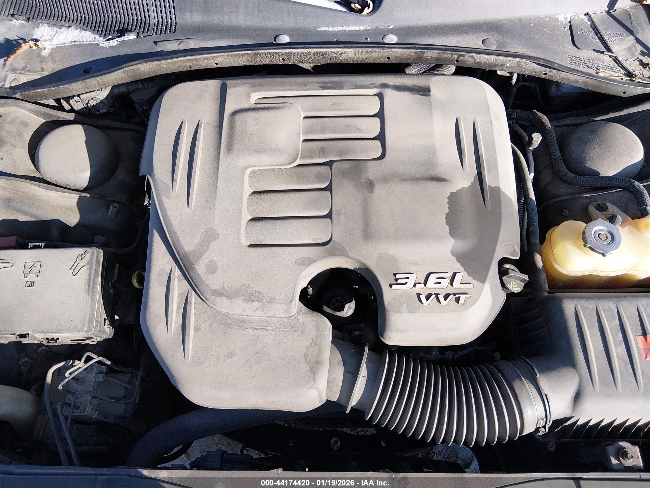 CHRYSLER 300 image 10