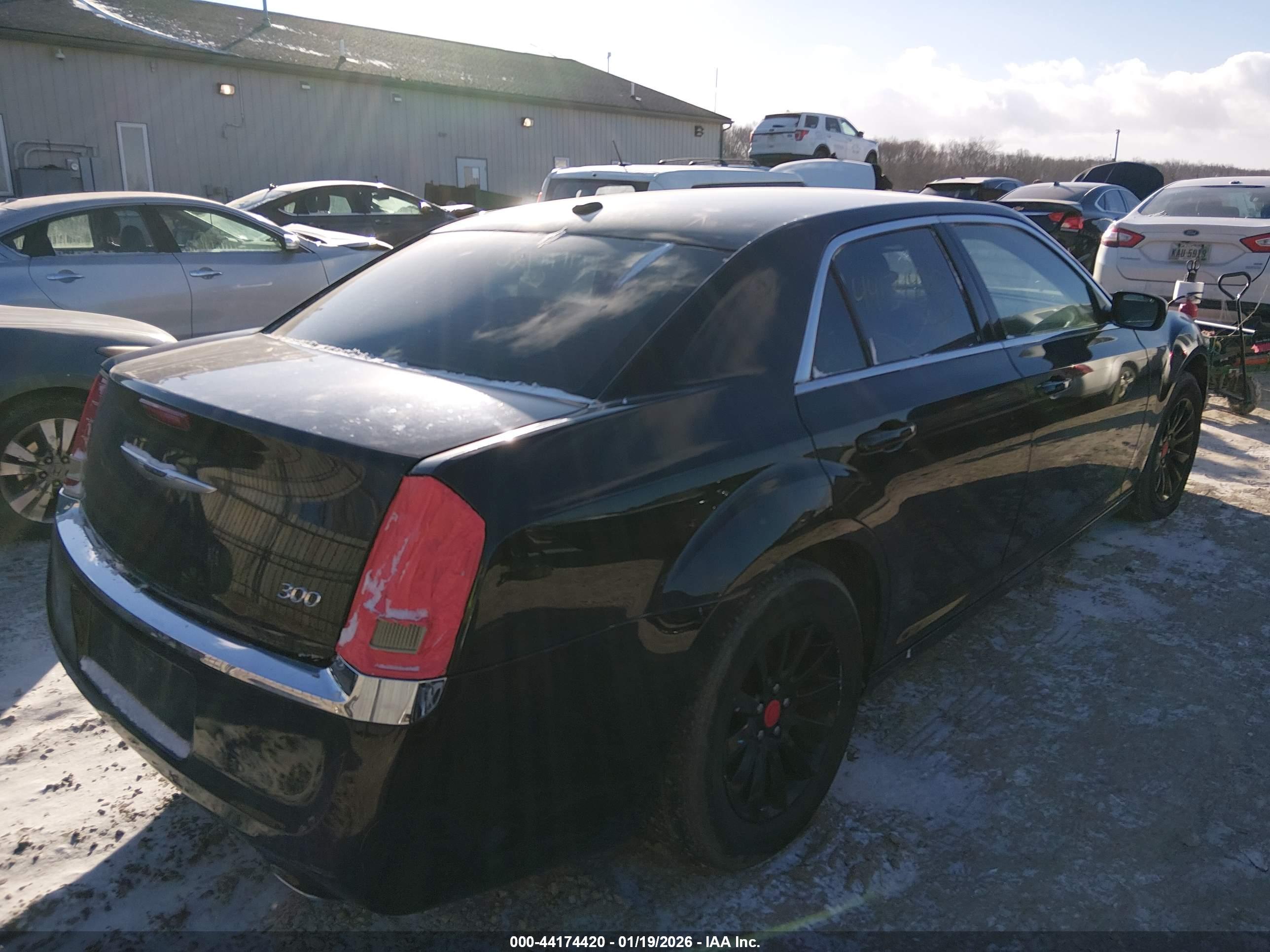 CHRYSLER 300 image 4