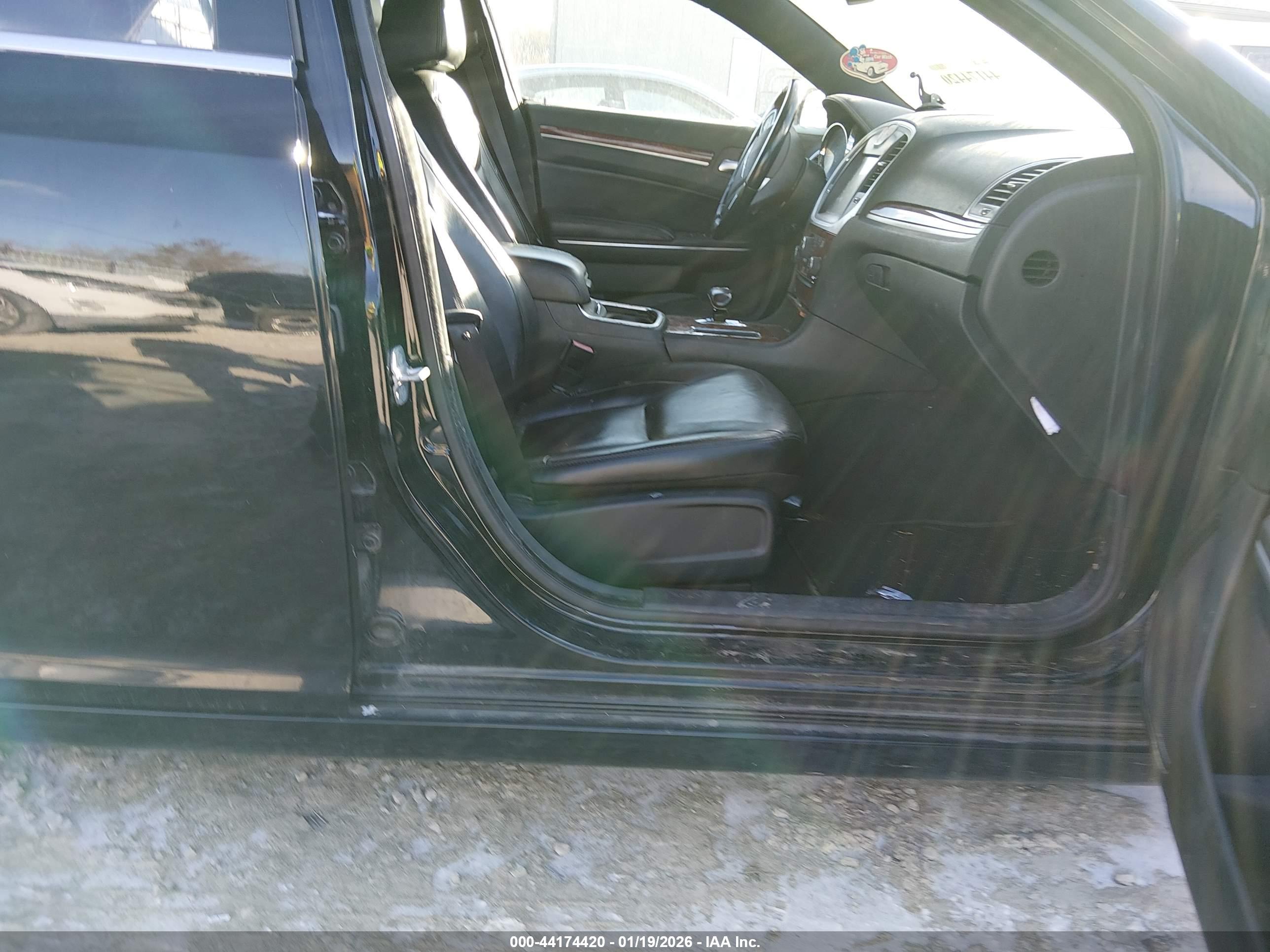 CHRYSLER 300 image 5