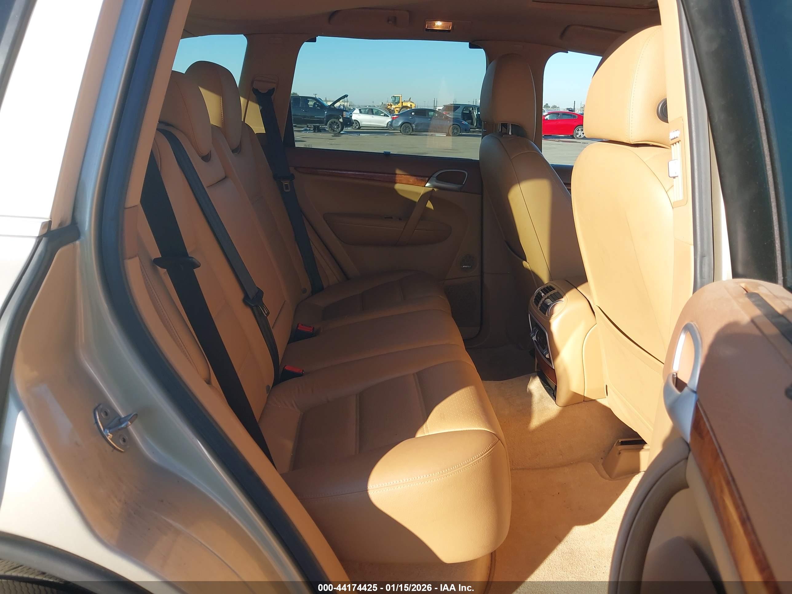 PORSCHE CAYENNE image 8