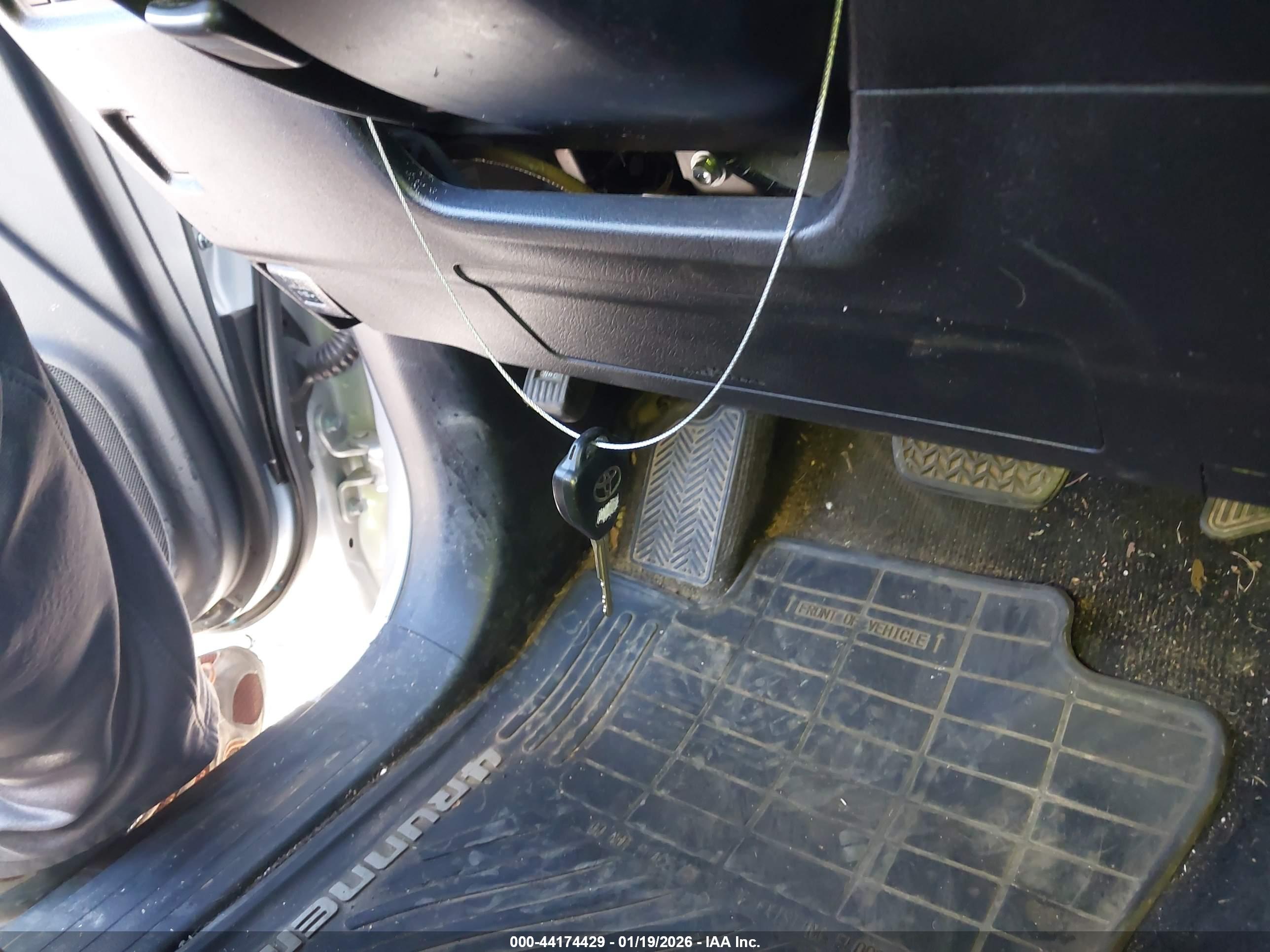 TOYOTA 4RUNNER image 11