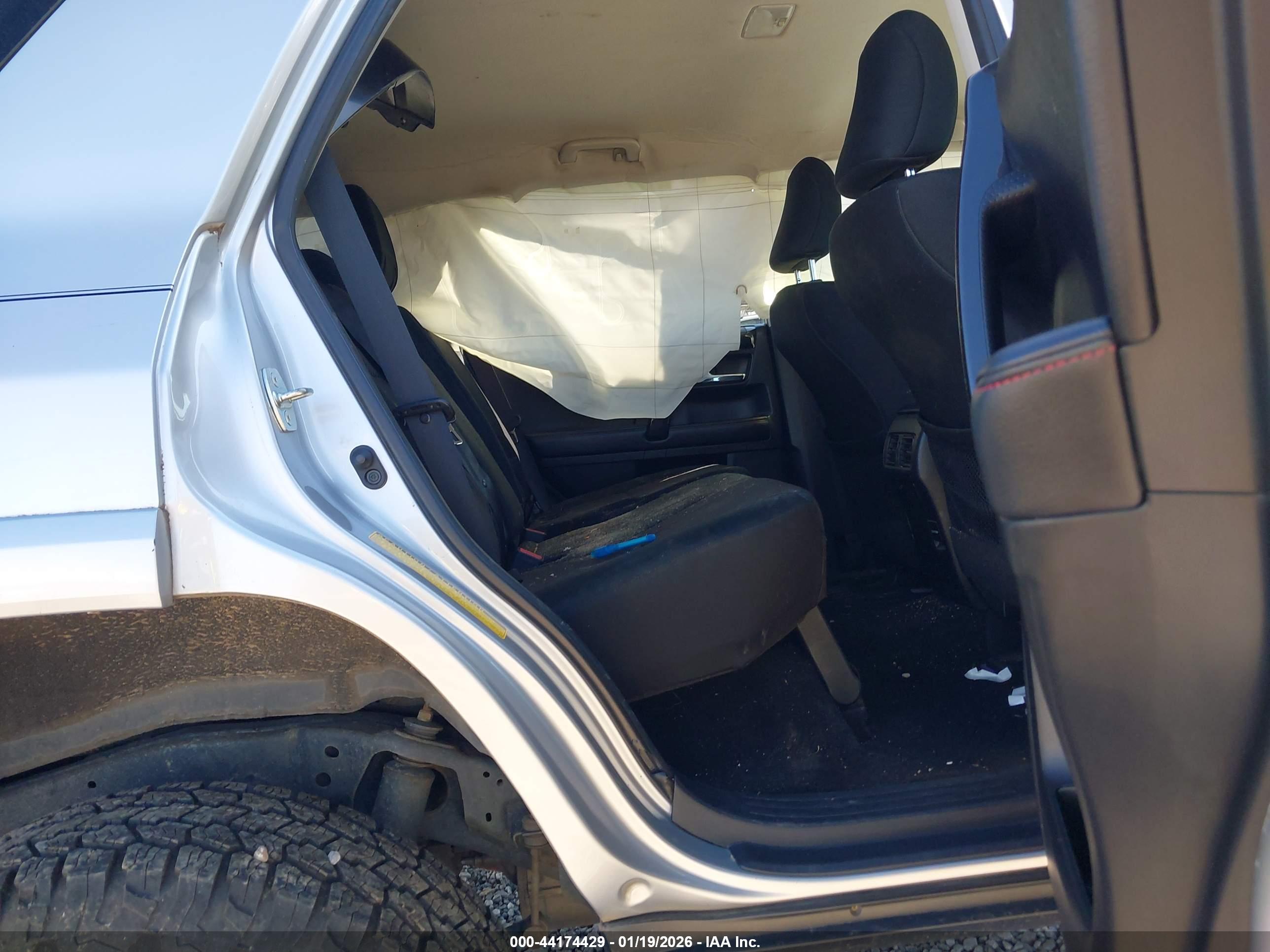 TOYOTA 4RUNNER image 8