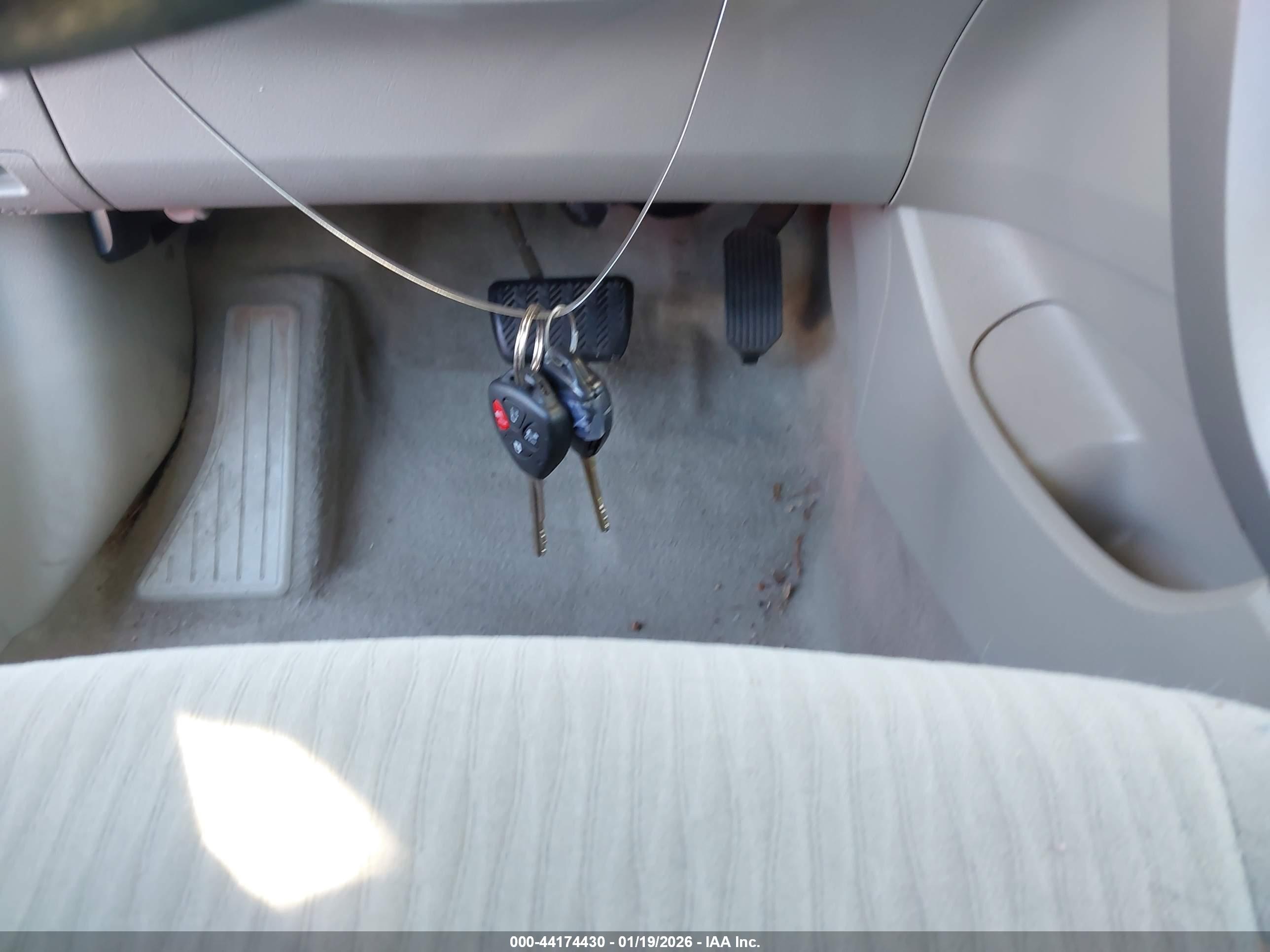 TOYOTA COROLLA image 11