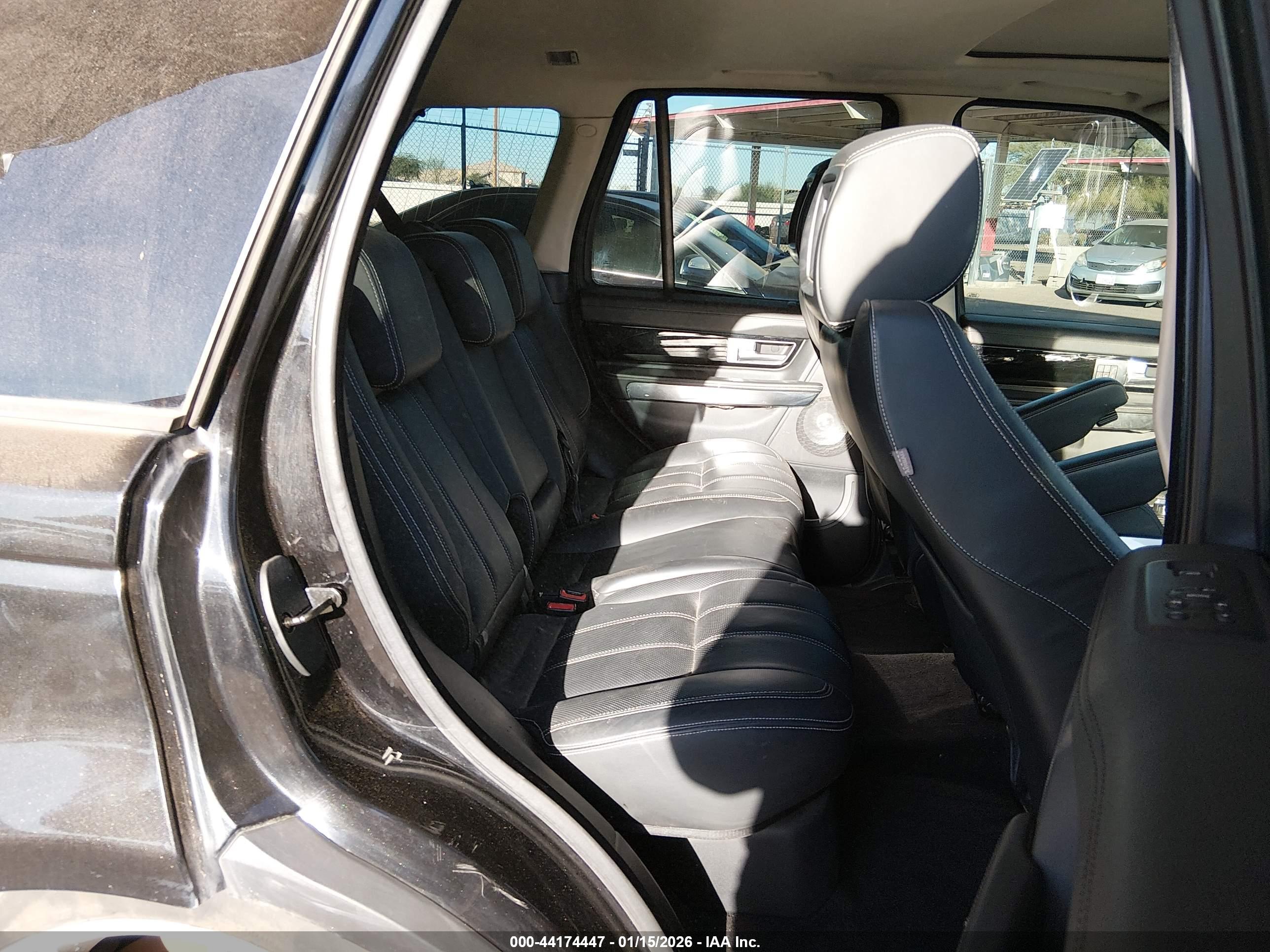 LAND ROVER image 8