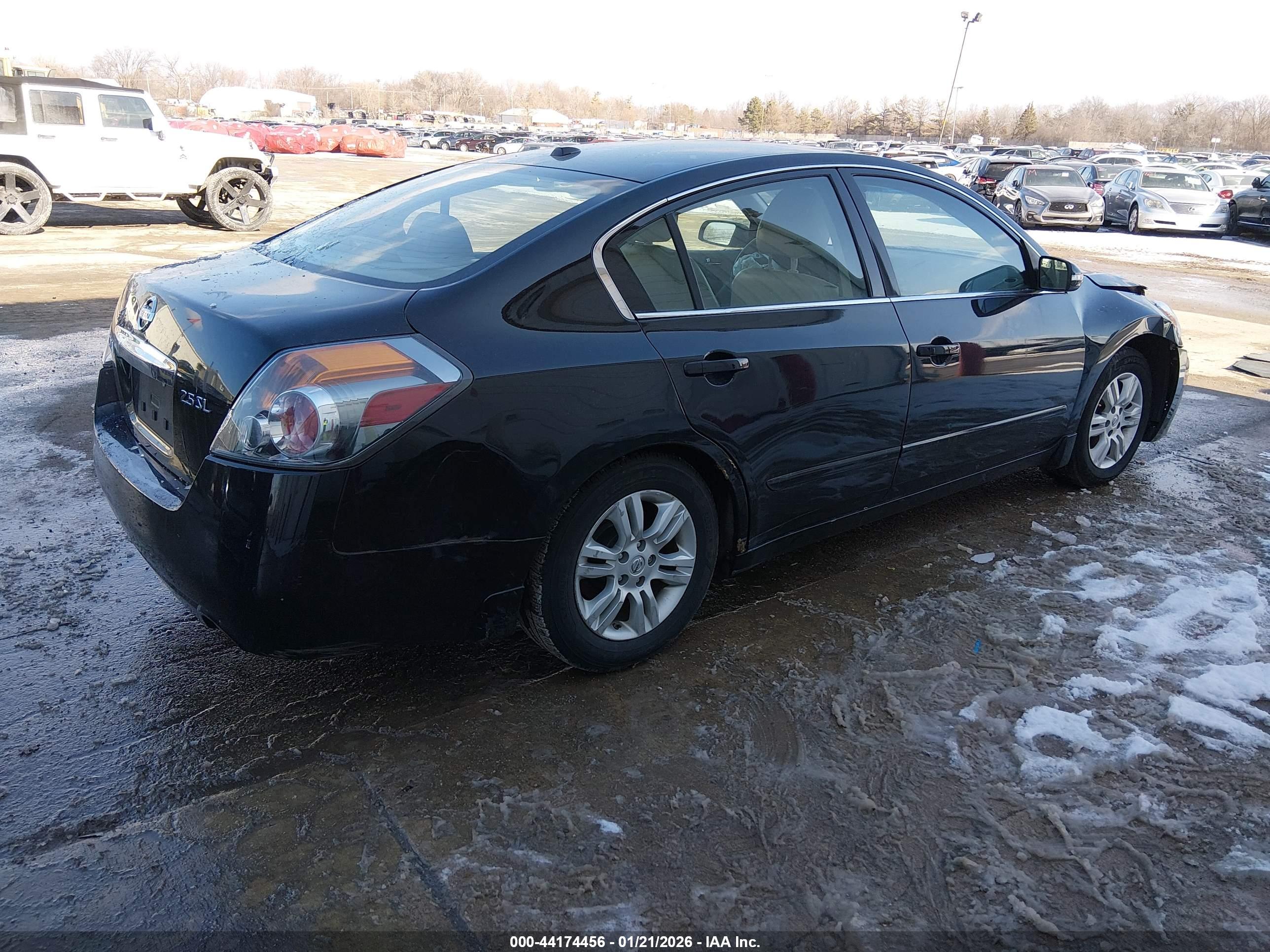 NISSAN ALTIMA image 4