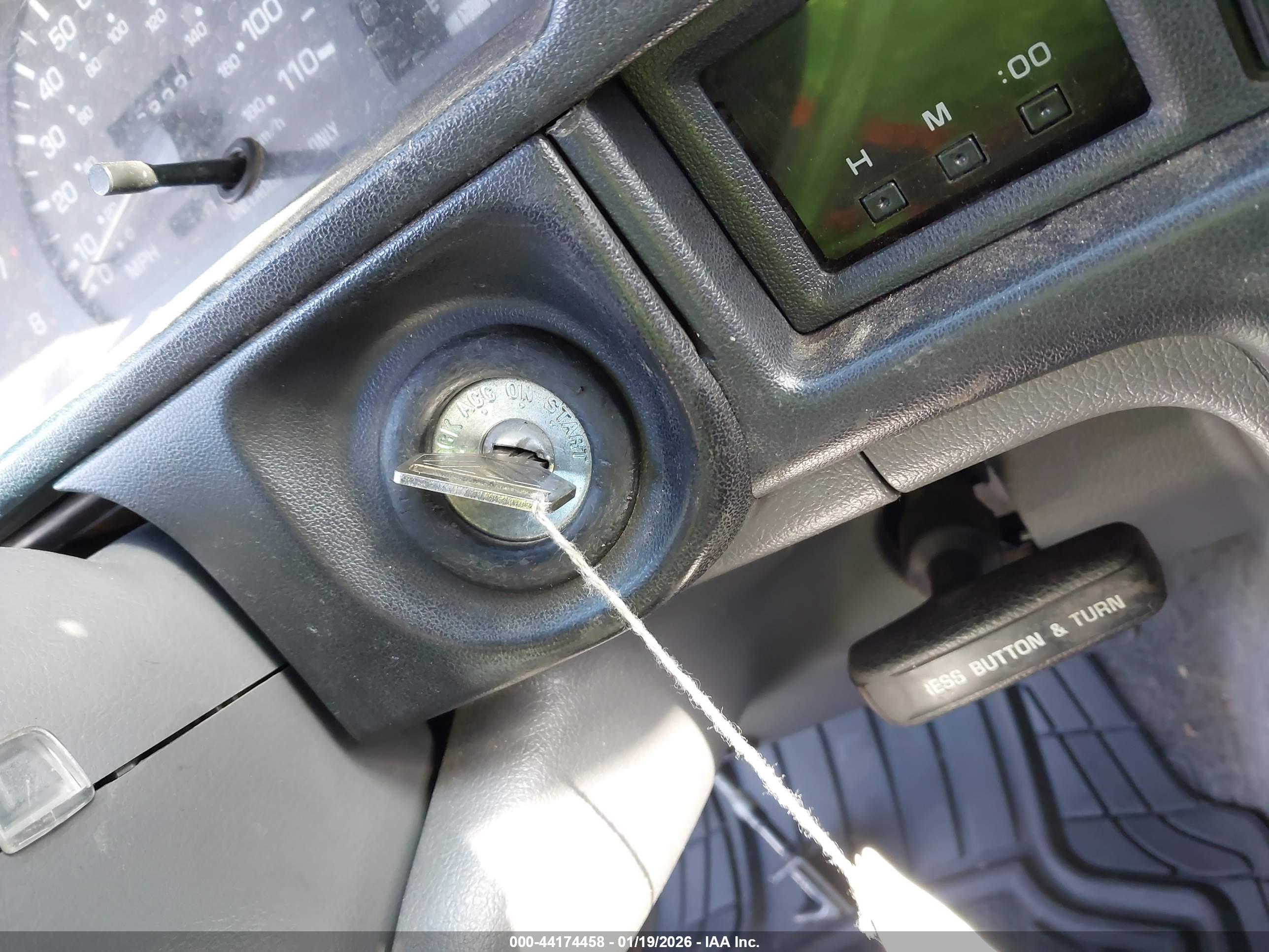TOYOTA 4RUNNER image 11
