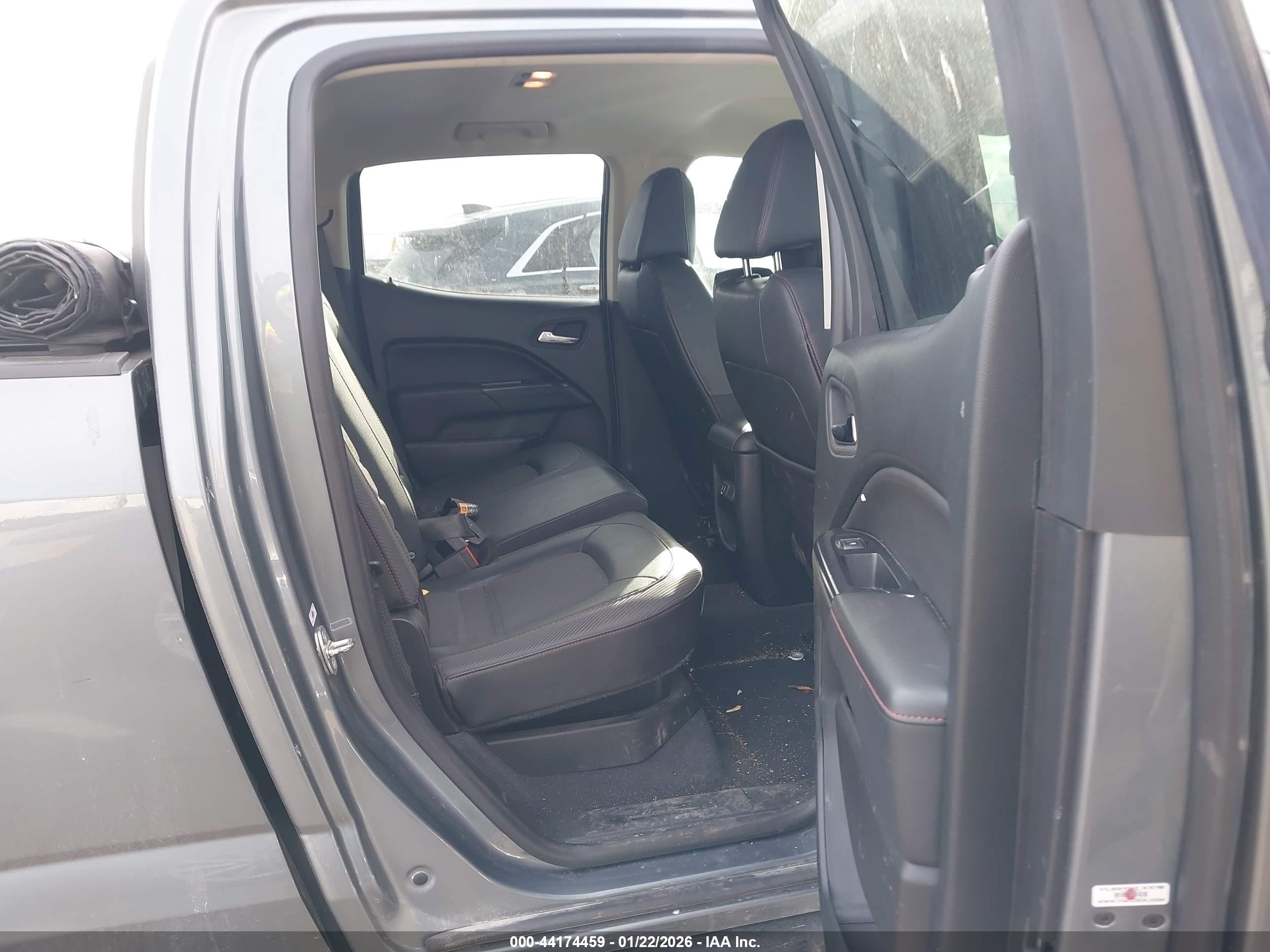 GMC CANYON image 8