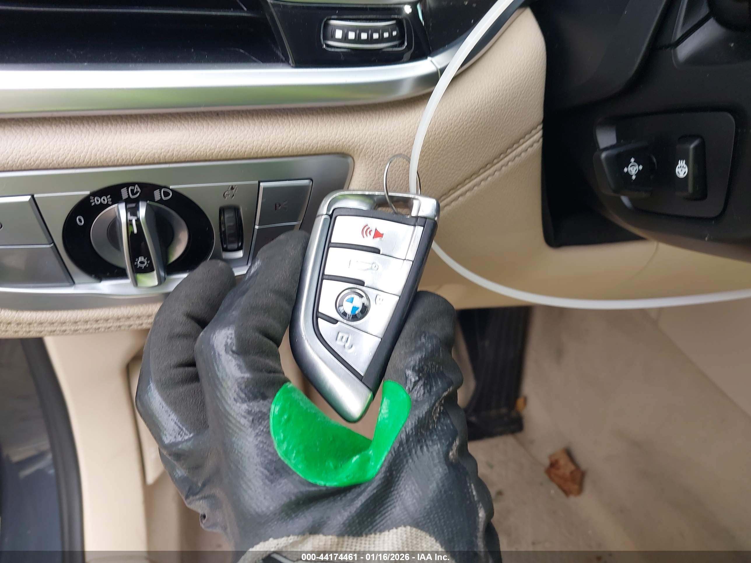 BMW 750I image 11