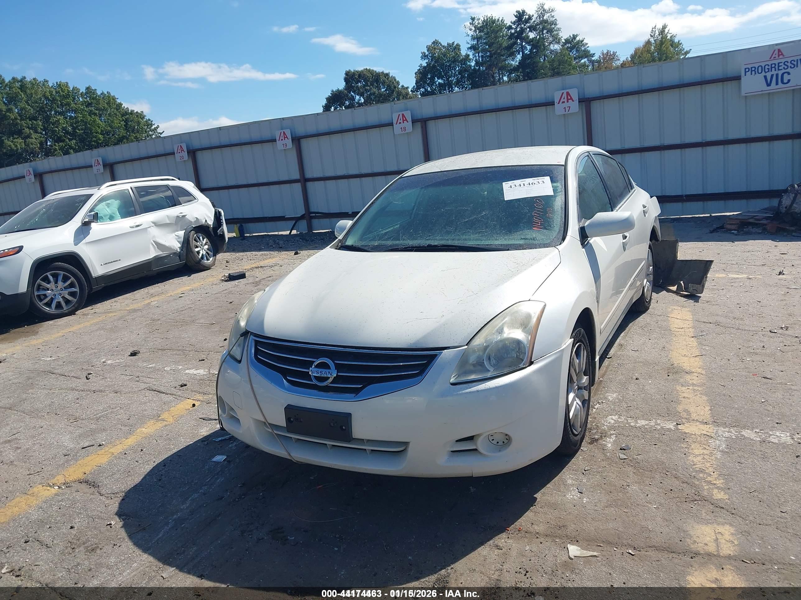 NISSAN ALTIMA image 2