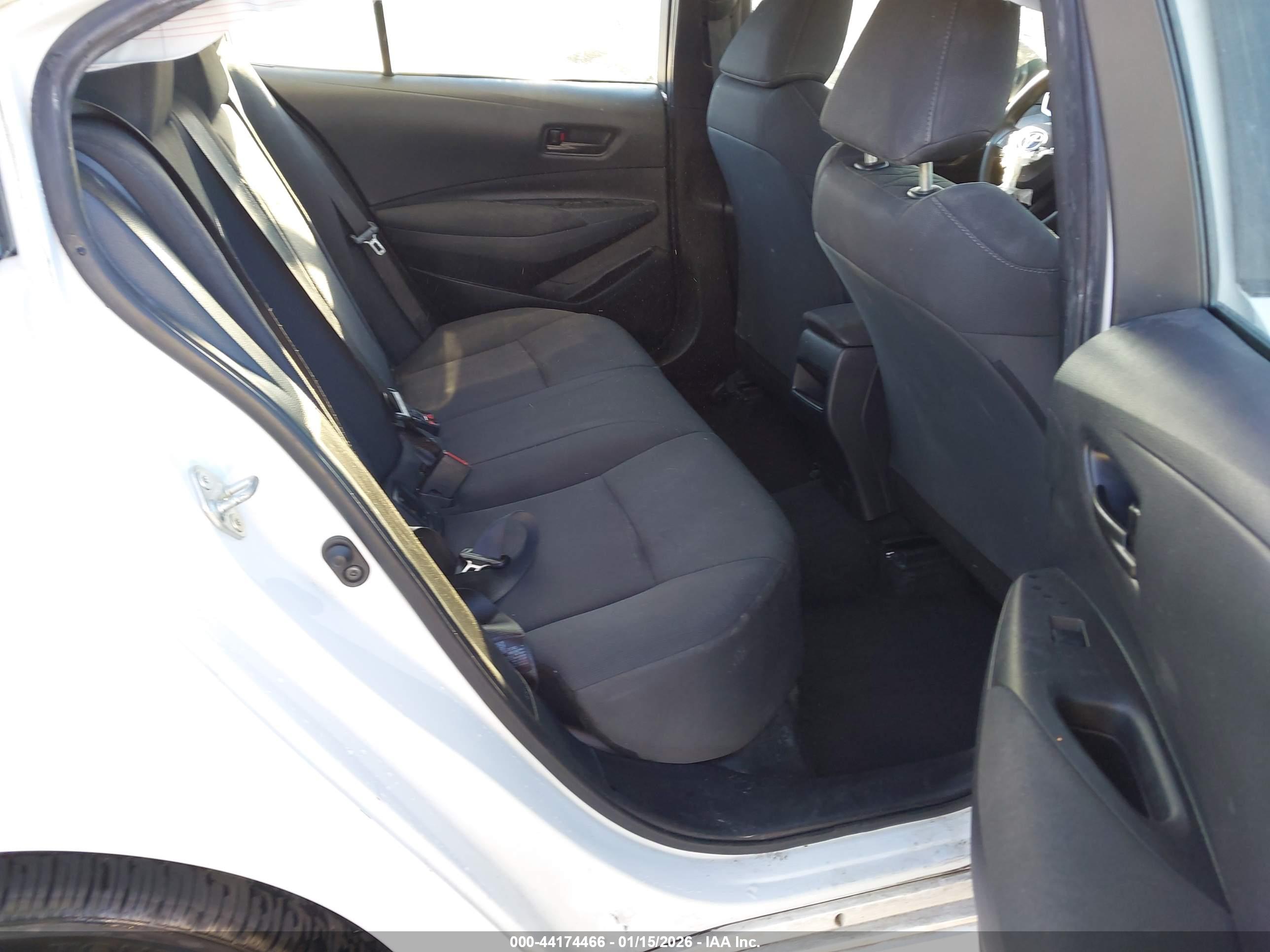 TOYOTA COROLLA image 8