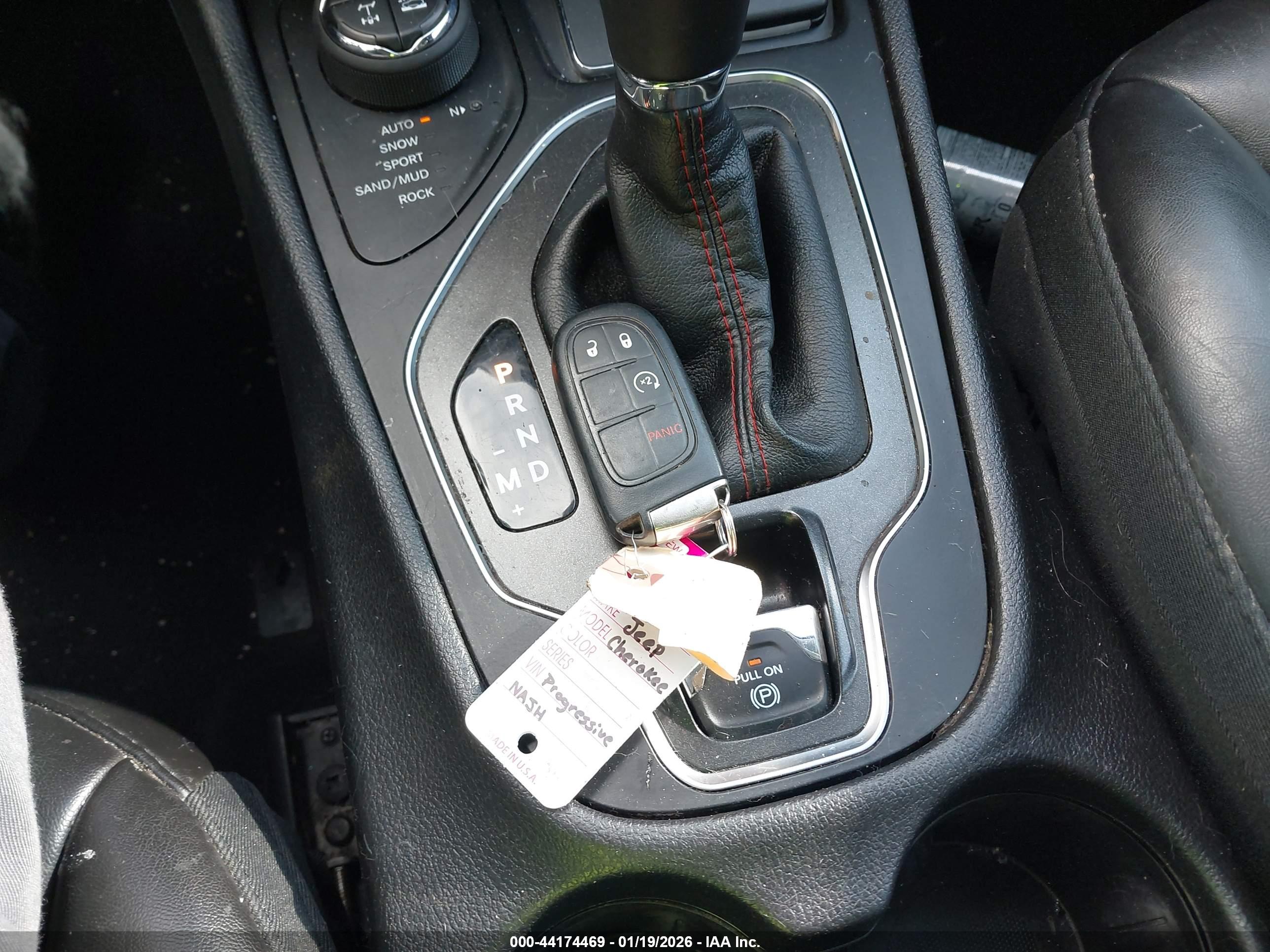 JEEP CHEROKEE image 11