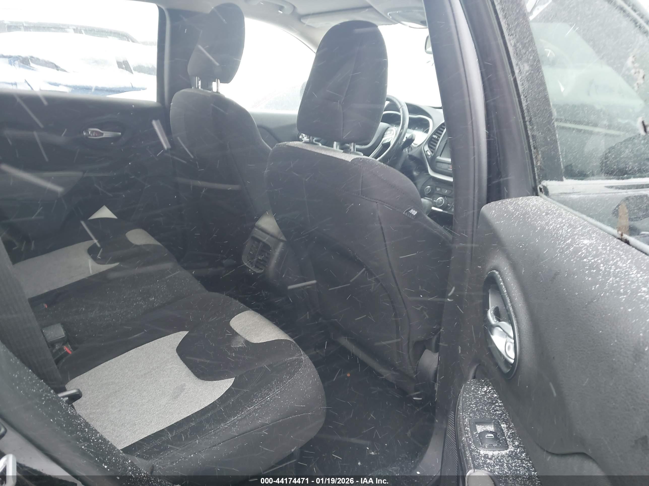 JEEP CHEROKEE image 8