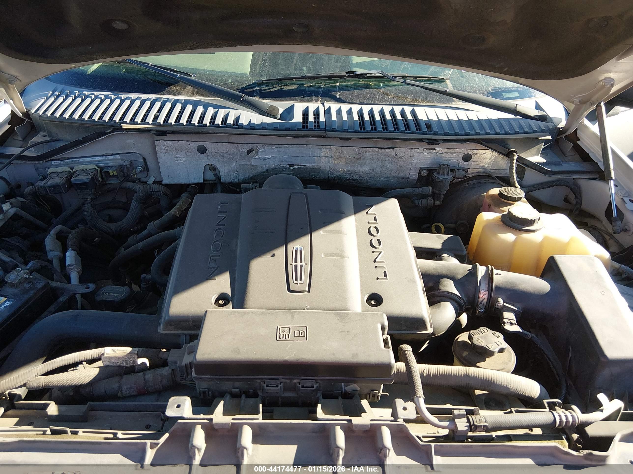 LINCOLN NAVIGATOR image 10